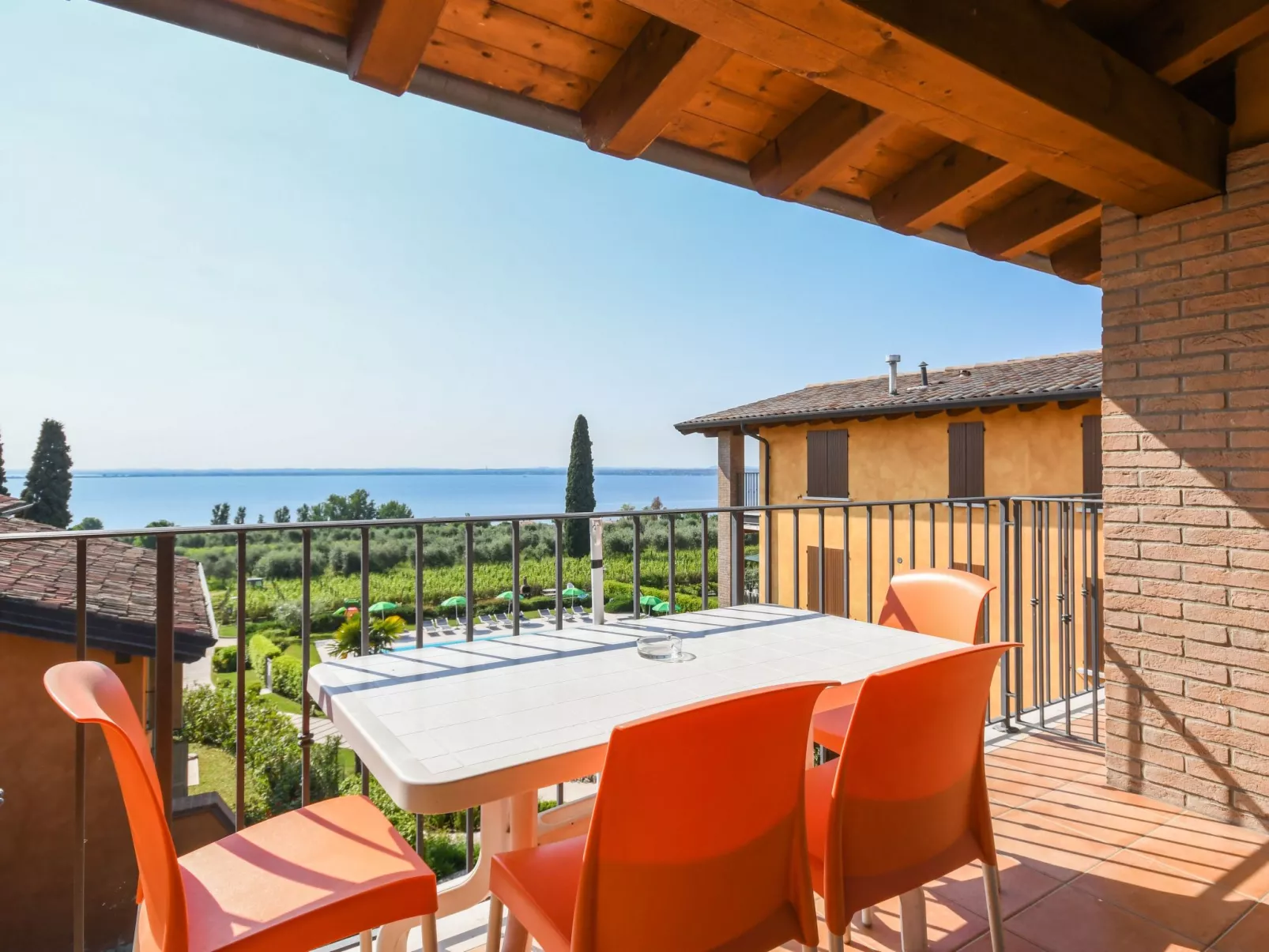 Wohnung in Moniga Del Garda mit Seeblick-Buiten