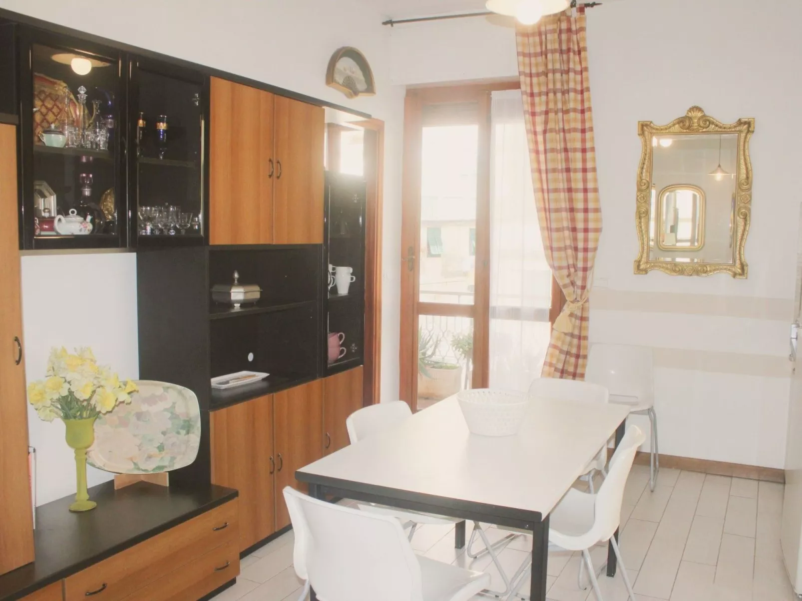 Sehr zentral mit Parkmöglichkeit