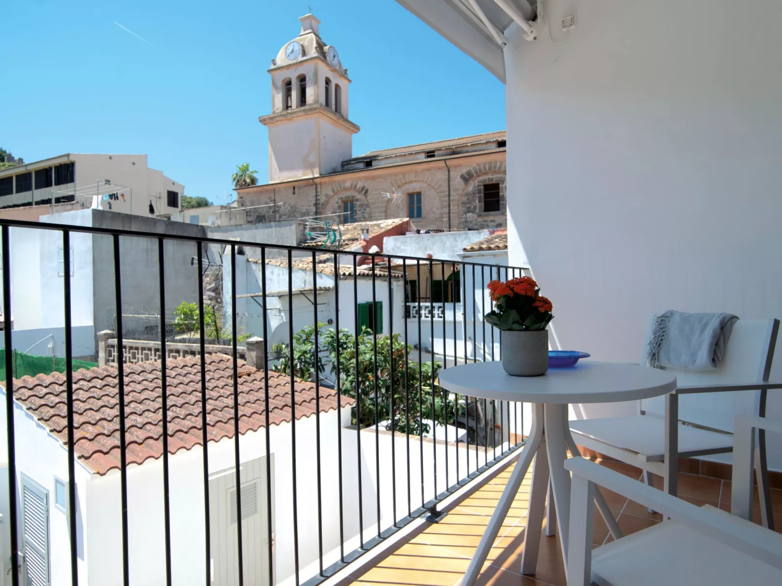 Wohnung 'Can Serol' mit eigener Terrasse-Buiten