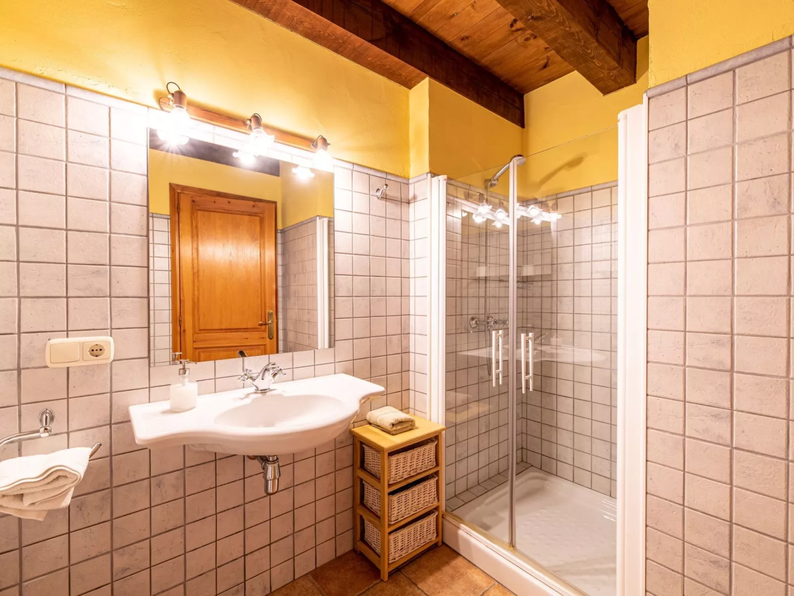 "Cobert del Carro".-Binnen