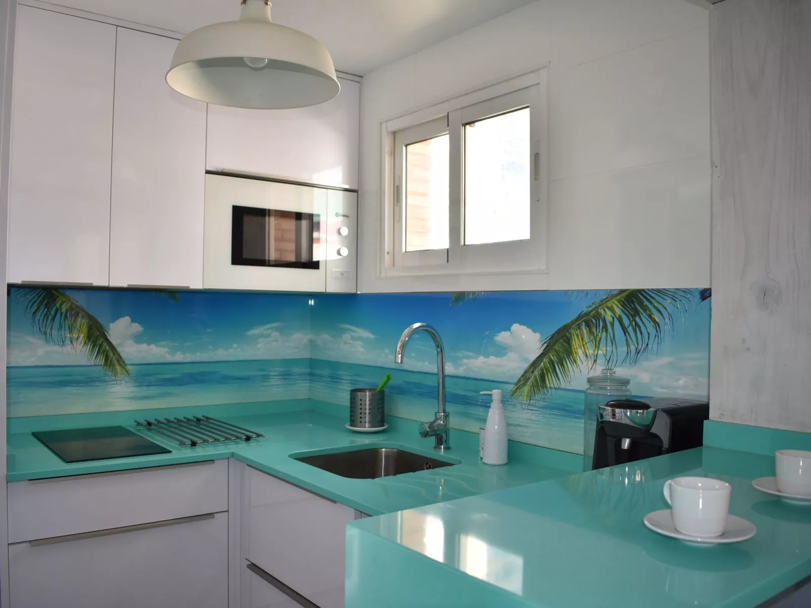 Helle und renovierte Ferienwohnung mit Balkon und tollem Blick auf das Meer-Binnen