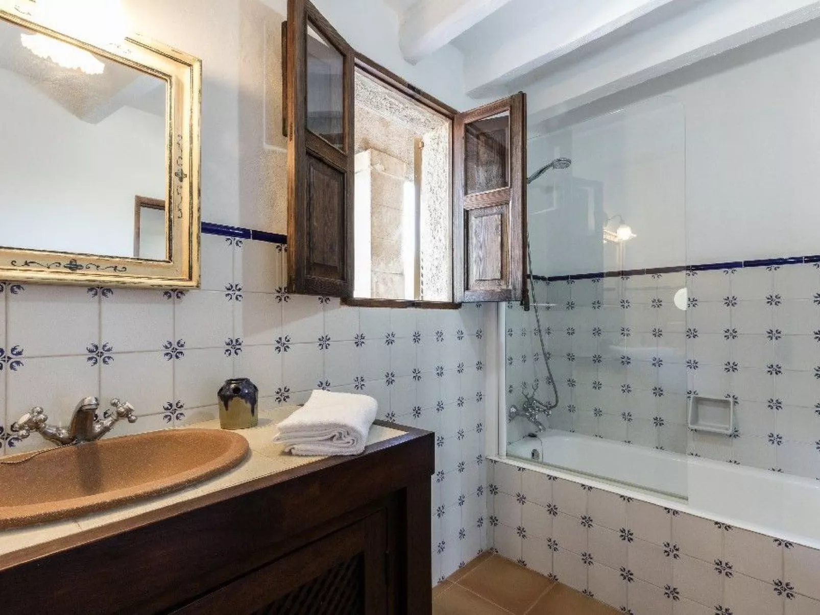 "Panada-Image-tags.info