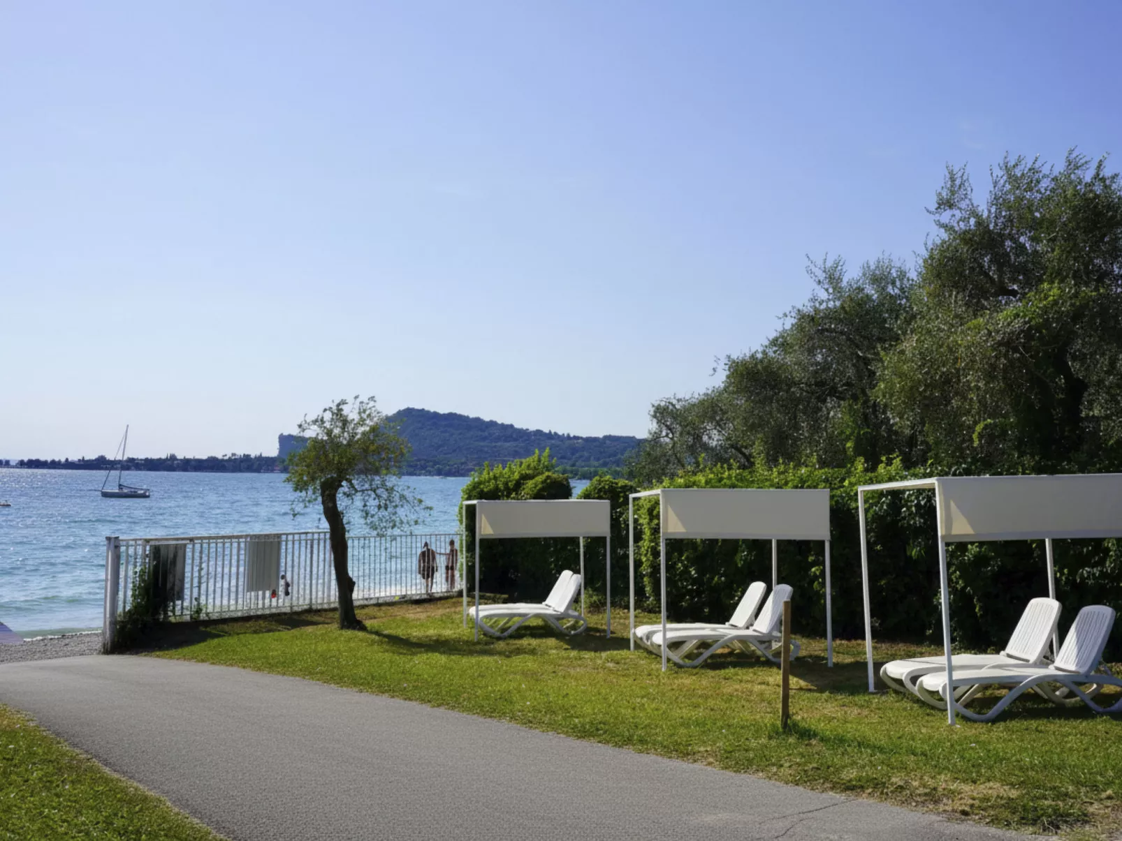 Dreizimmerwohnung in Villa eine Ebene-Buiten