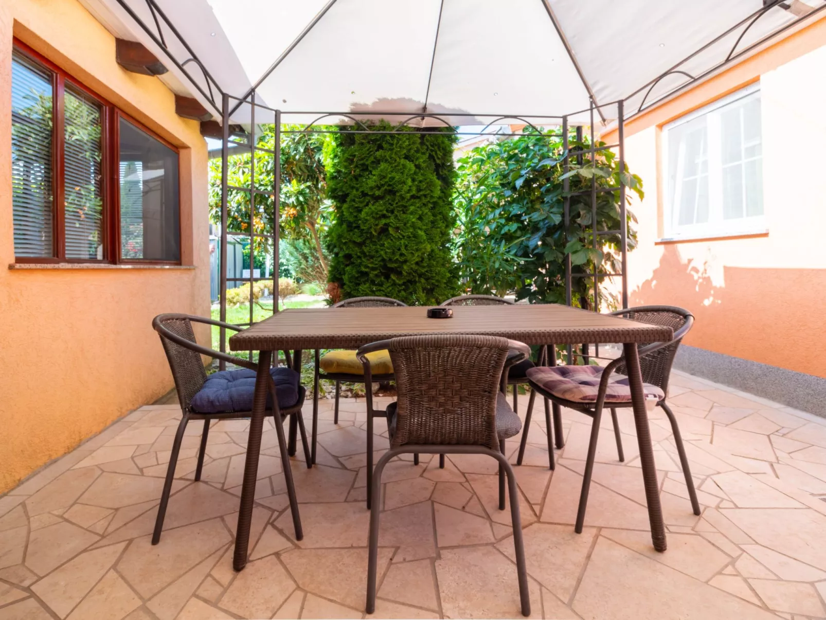 Apartment "Arijana2" mit privater Terrasse-Buiten