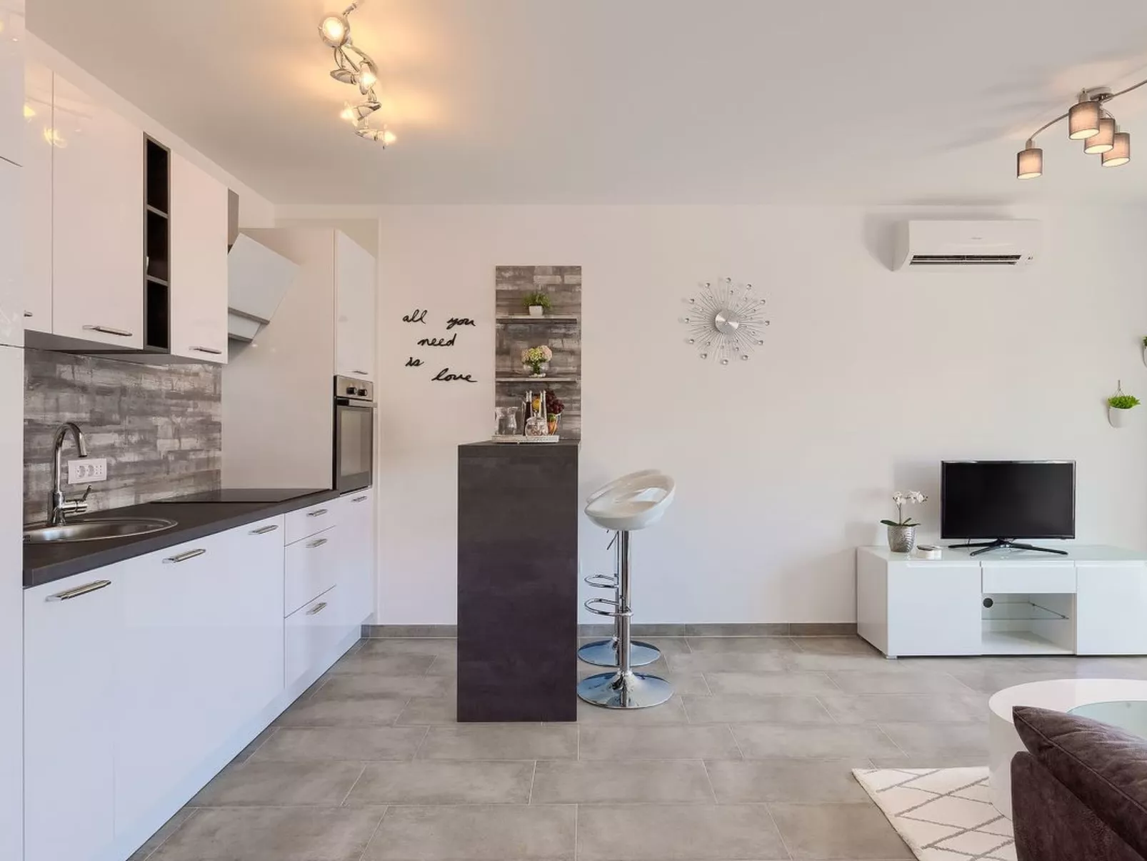 Für 3 Personen ca. 54 m&sup2; in Medulin, Istrien (Medulin und Umgebung)-Image-tags.info