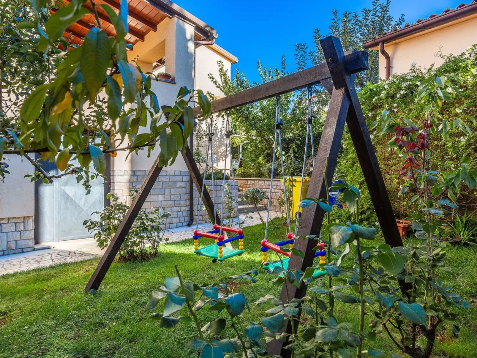 Wohnung "Maretic Mali" mit Terrasse-Buiten