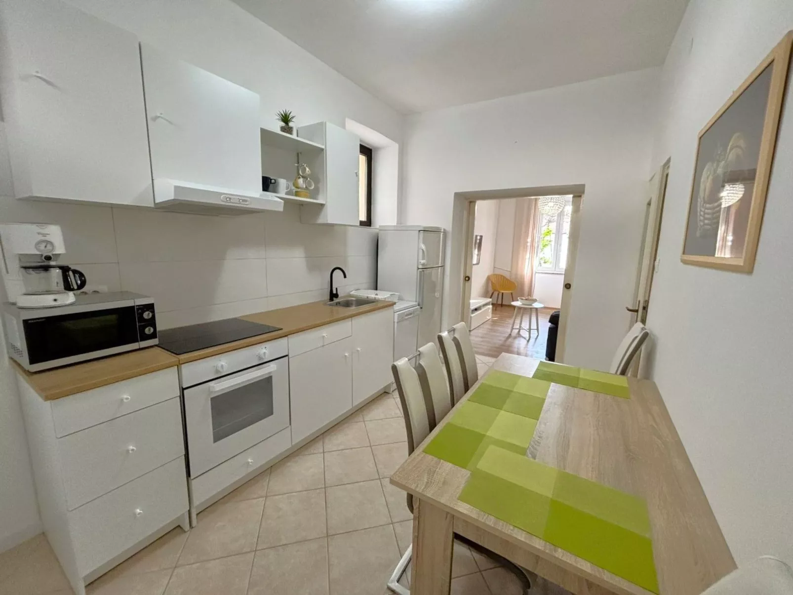 Schönes Appartement mit Terrasse-Binnen