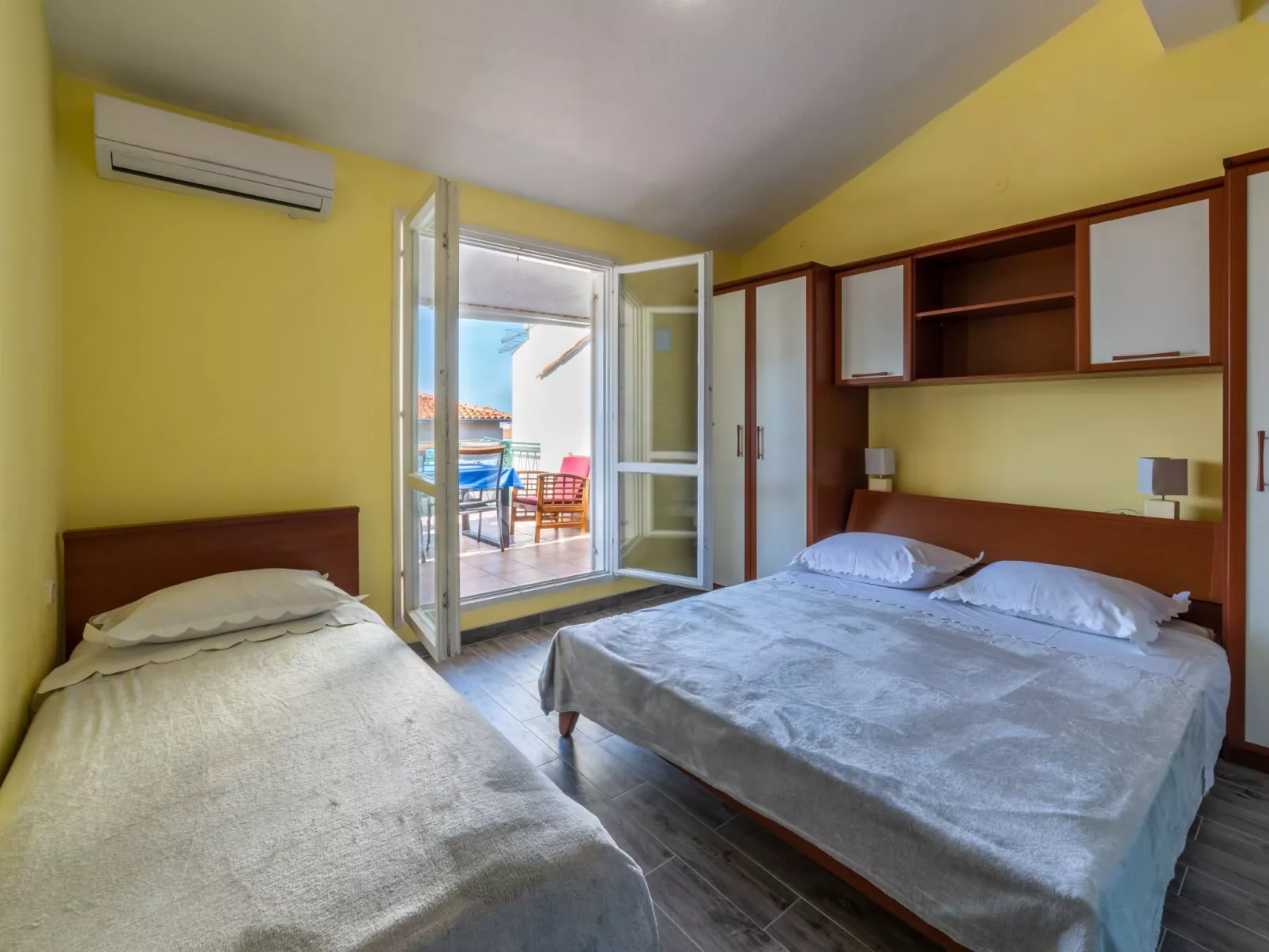 Apartment mit drei Schlafzimmern, Whirlpool und Meerblick-Image-tags.info