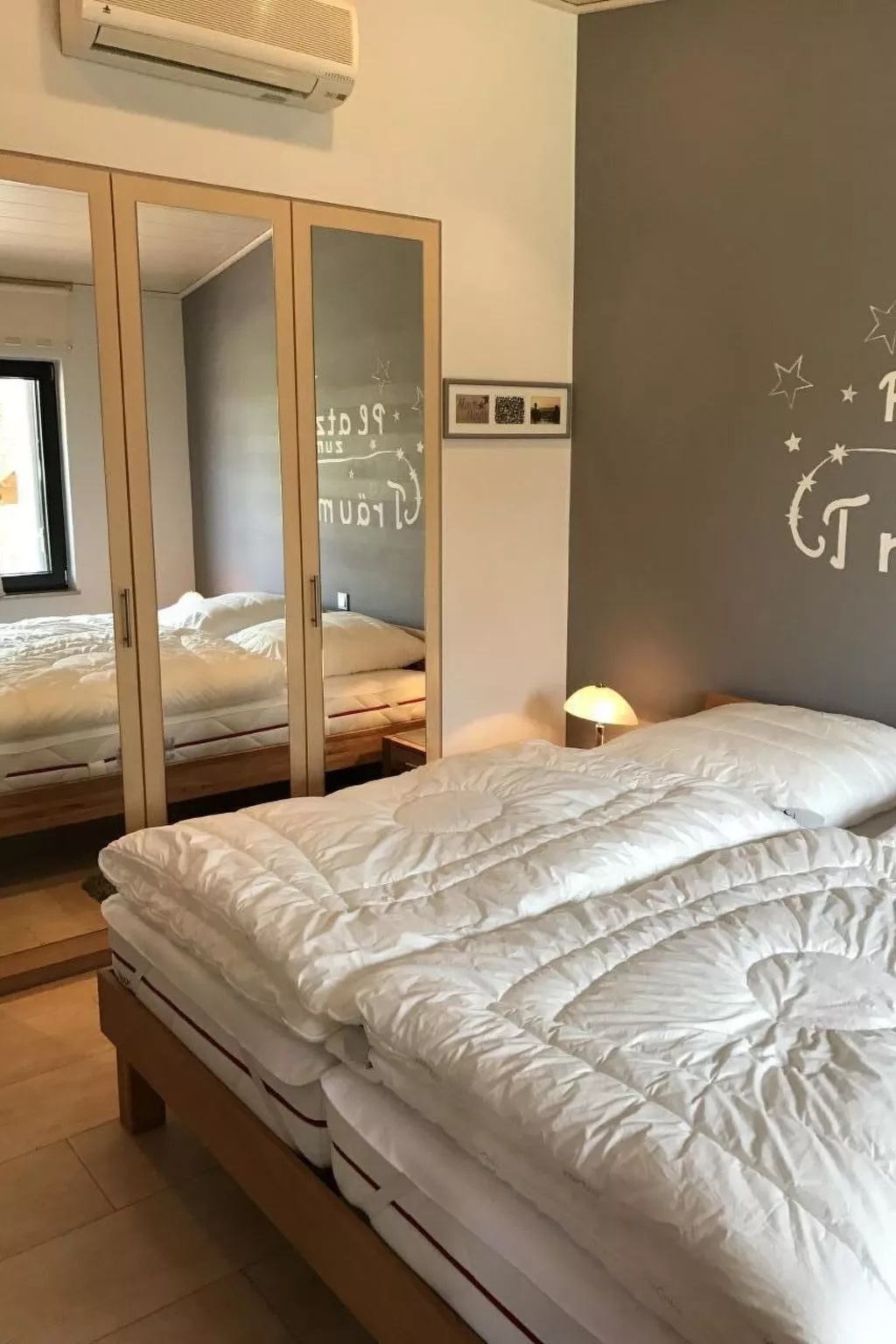 E13 Ferienhaus mit Garten, Terrasse und Deichbli-Binnen