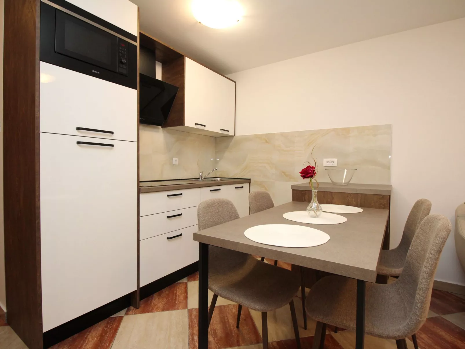 Modern eingerichtete Apartment für 4 Personen ideal für Famillien mit Kinder im-Binnen
