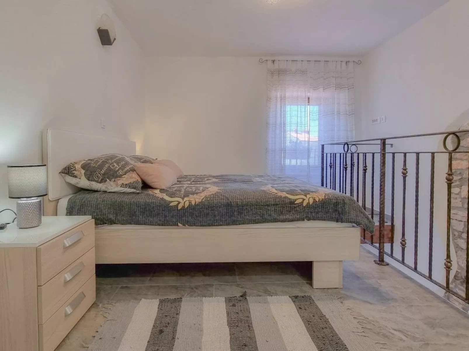 Für 3 Personen ca. 40 m&sup2; in Novigrad, Adriaküste Kroatien (Westküste von I-Binnen