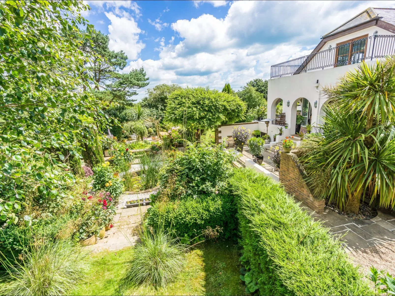 Anwesen mit Pool-Buiten