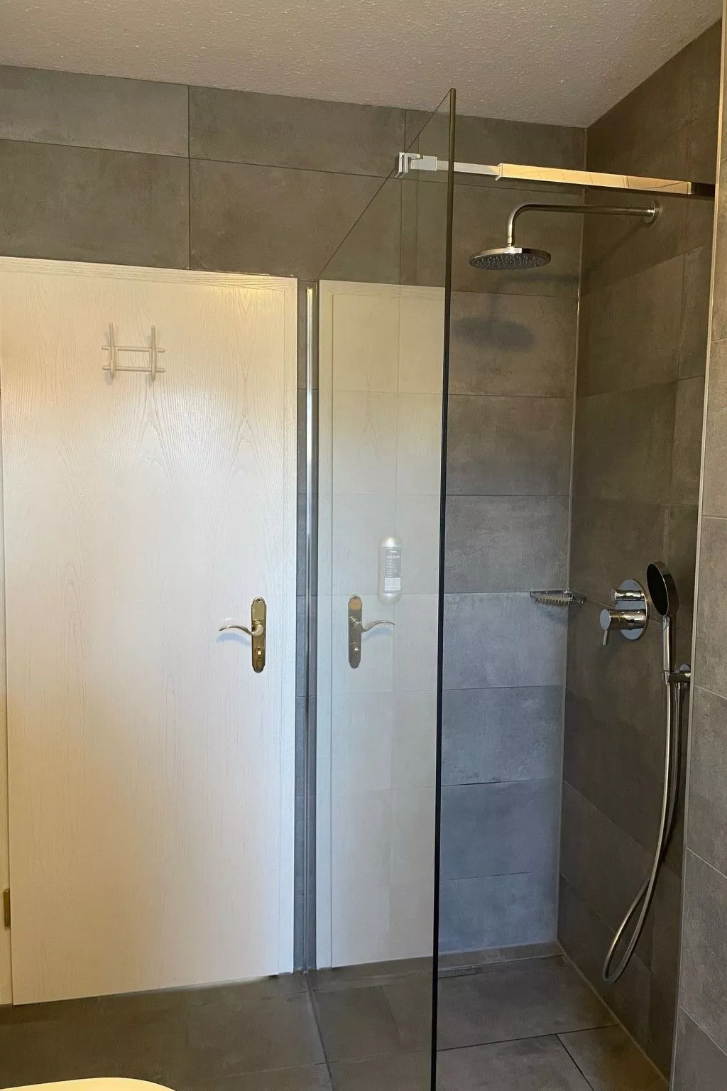 Herrliche Ferienwohnung mit Grill und Garten-Binnen