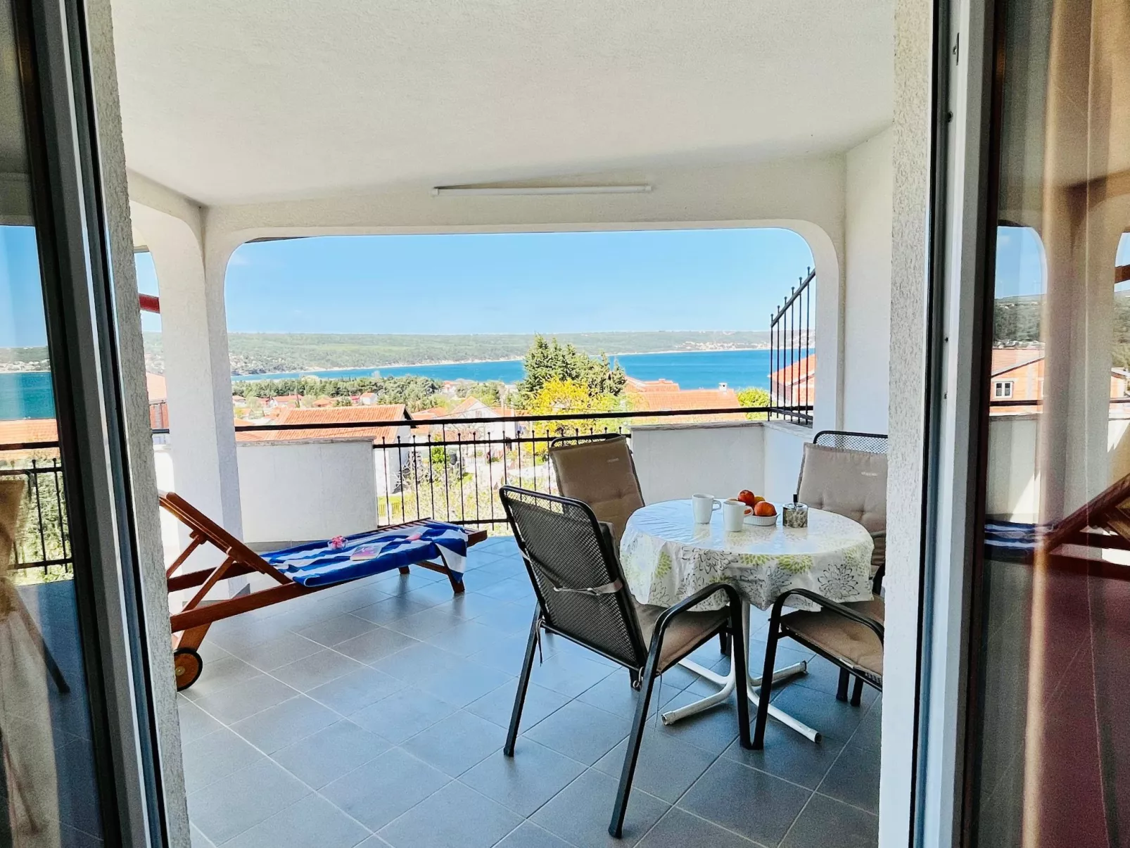 Neu erbautes Apartment mit großem Balkon-Image-tags.info