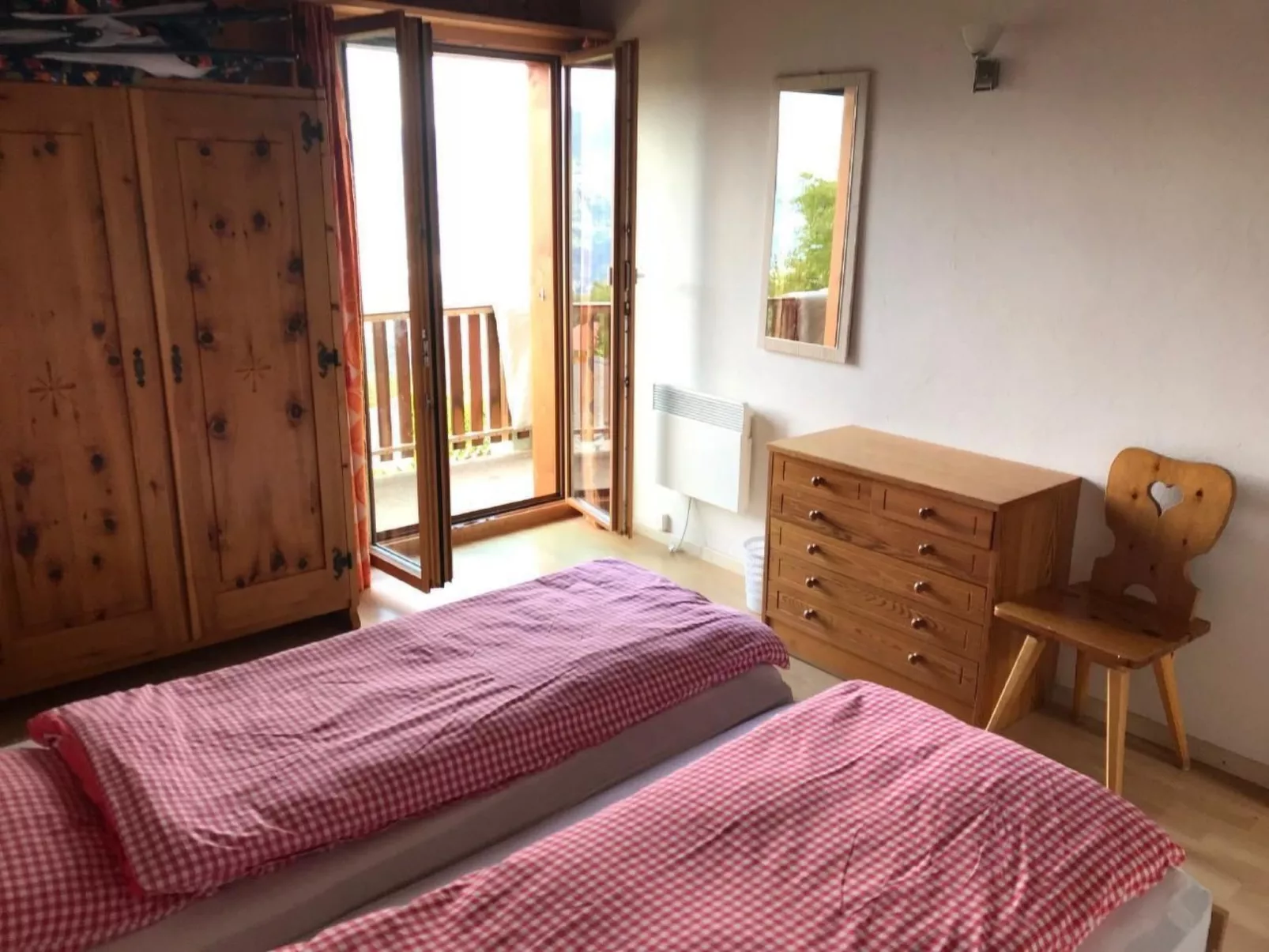 Chalet Paprika-Image-tags.info