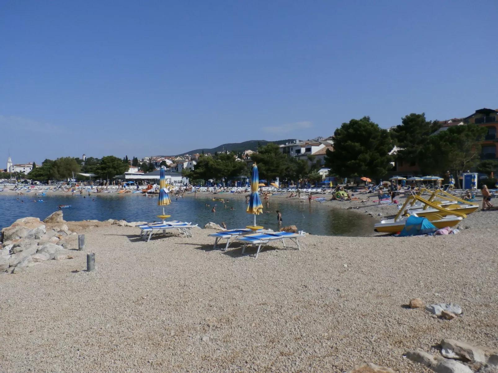 Geräumige Villa mit drei Schlafzimmern und einem ruhigen Garten-Buiten