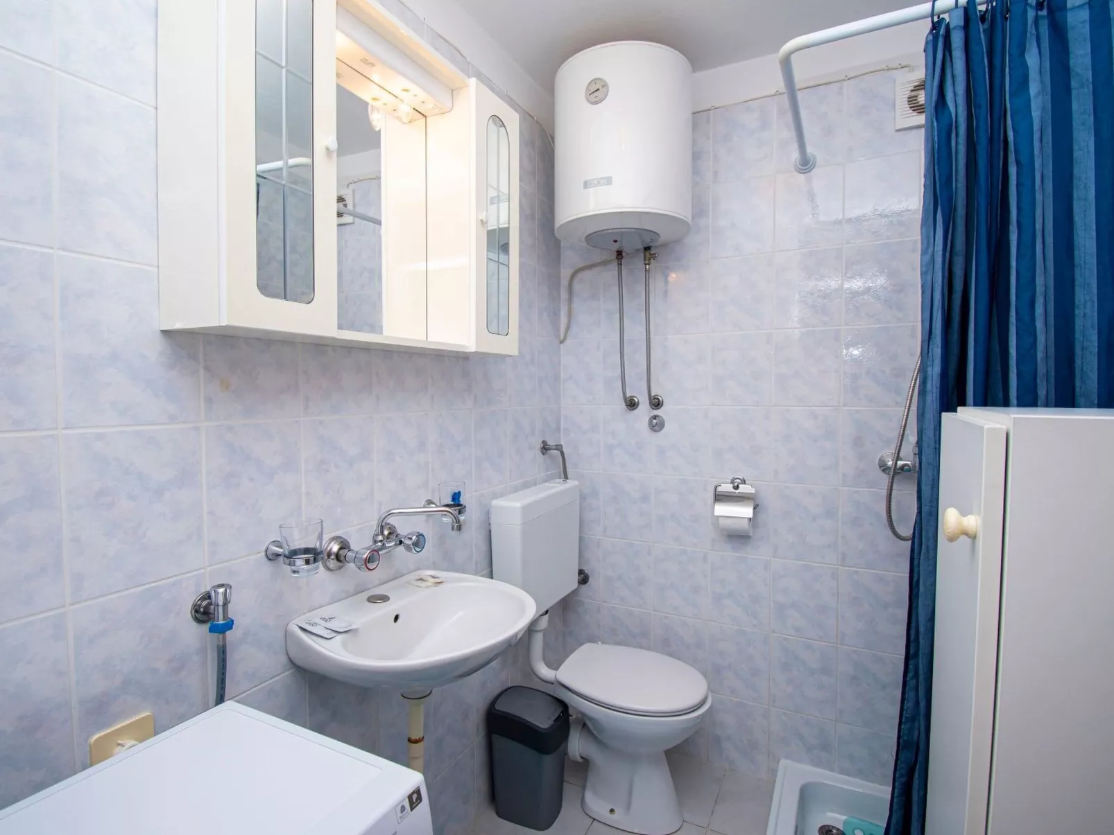 Ruhig und gemütlich 2BR Wohnung in der Nähe des Strandes-Binnen