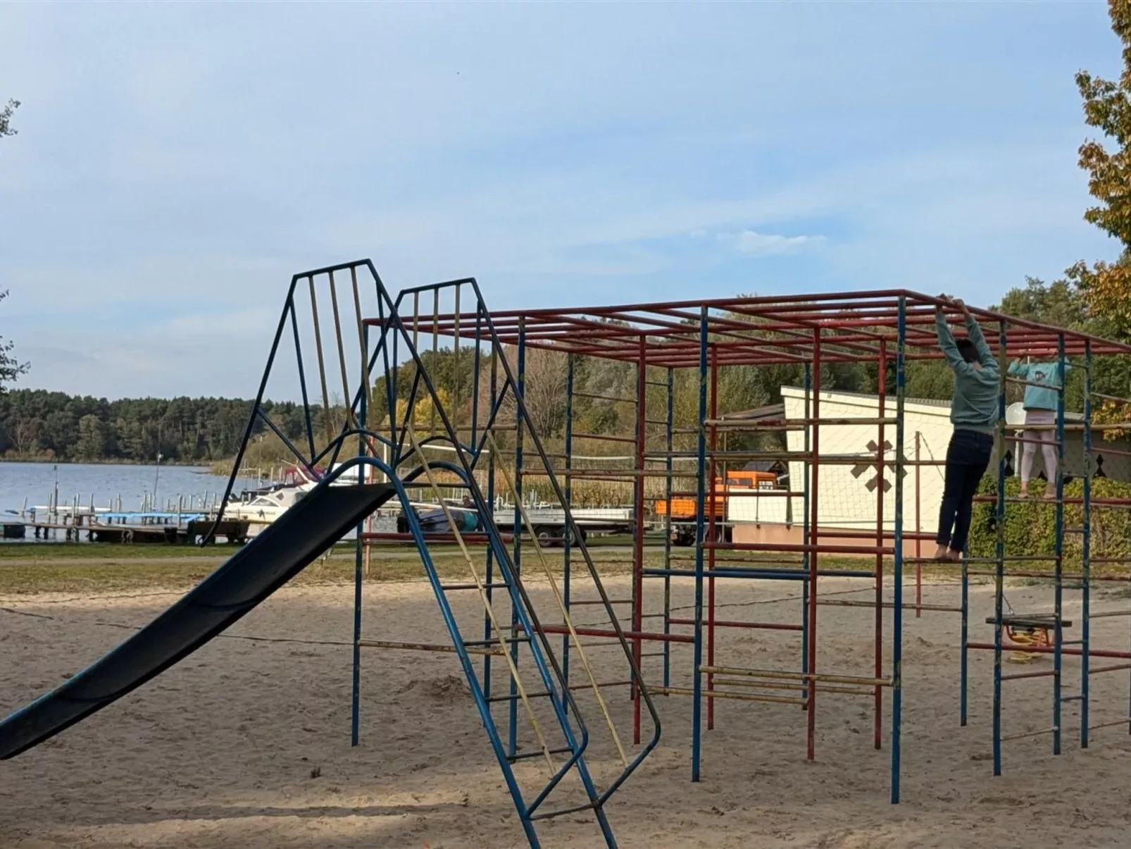 Mit Garten, Grill und Terrasse-Buiten