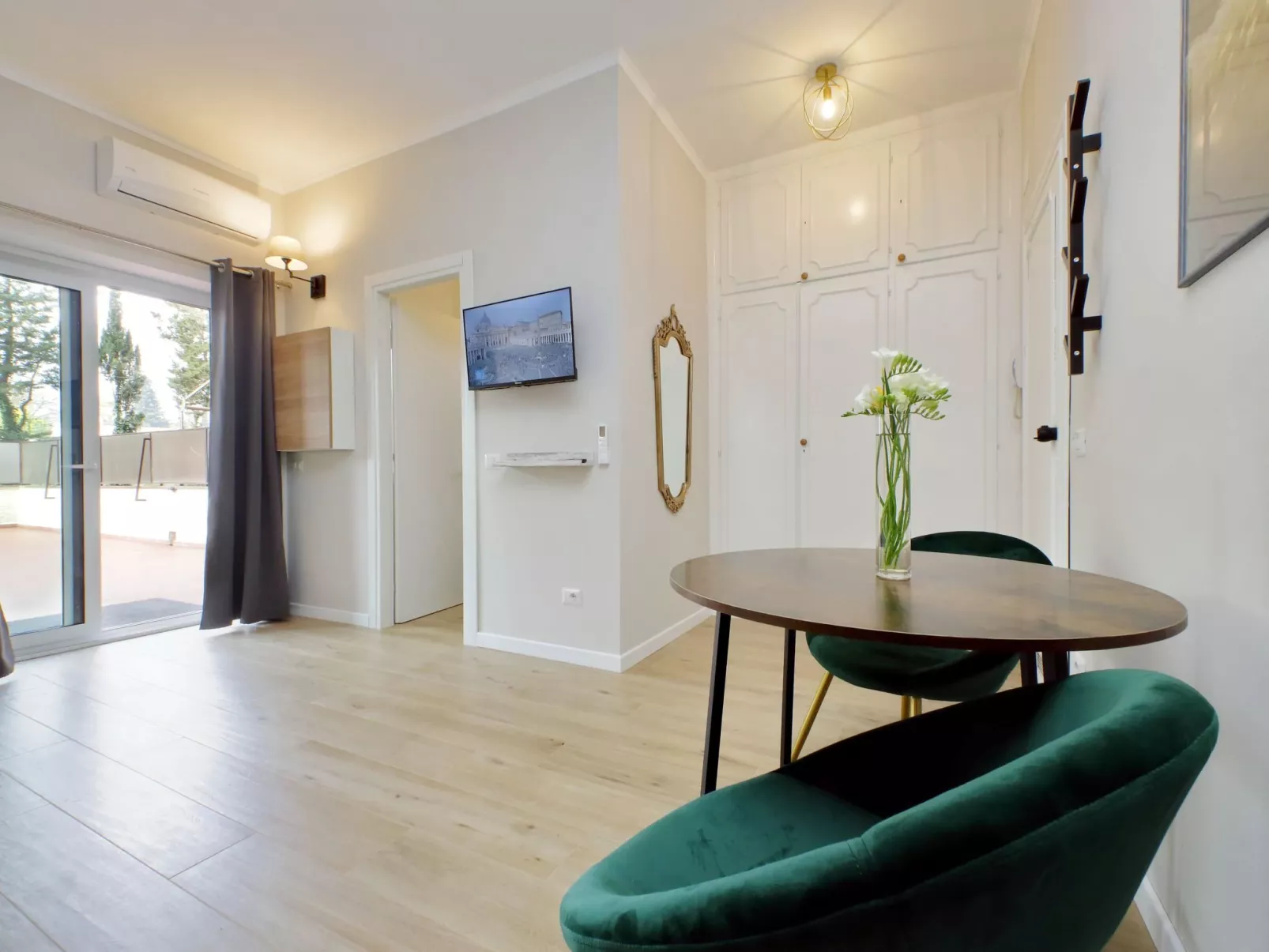 Rome Aurelia Terrace close to St Peter's Square Free Parking and Pool