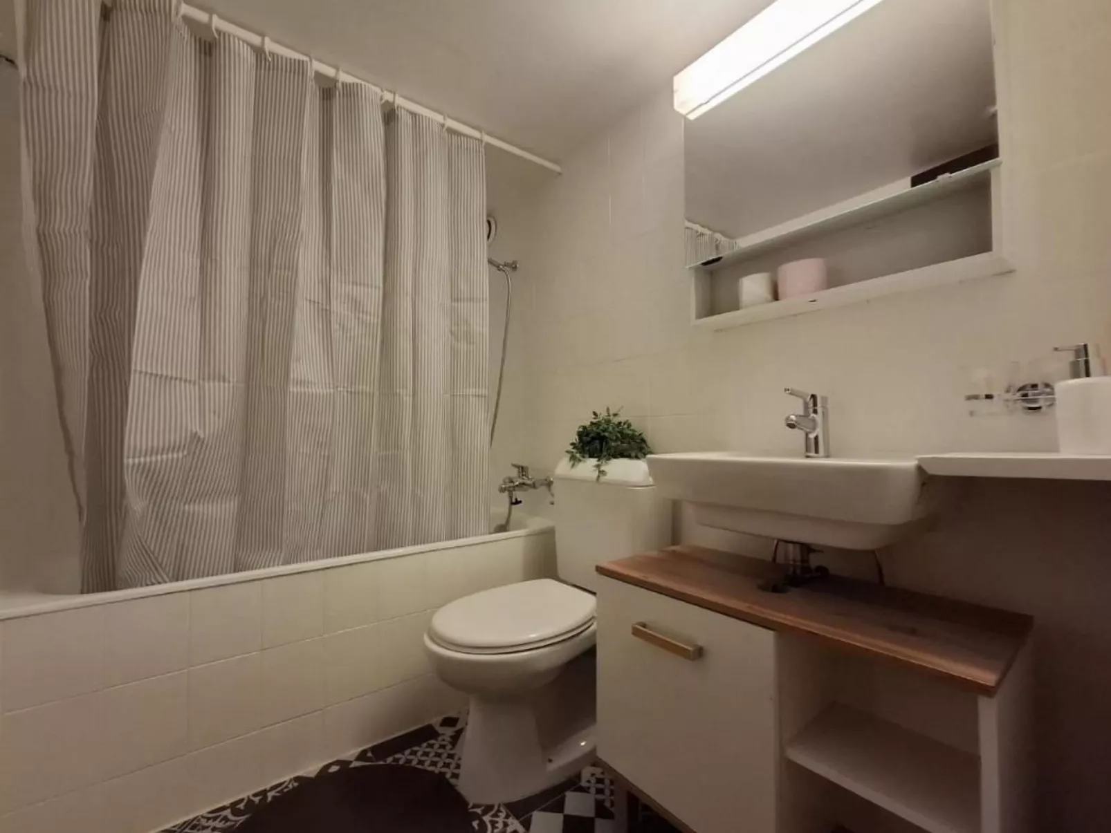 Apartment plus Pool-Binnen