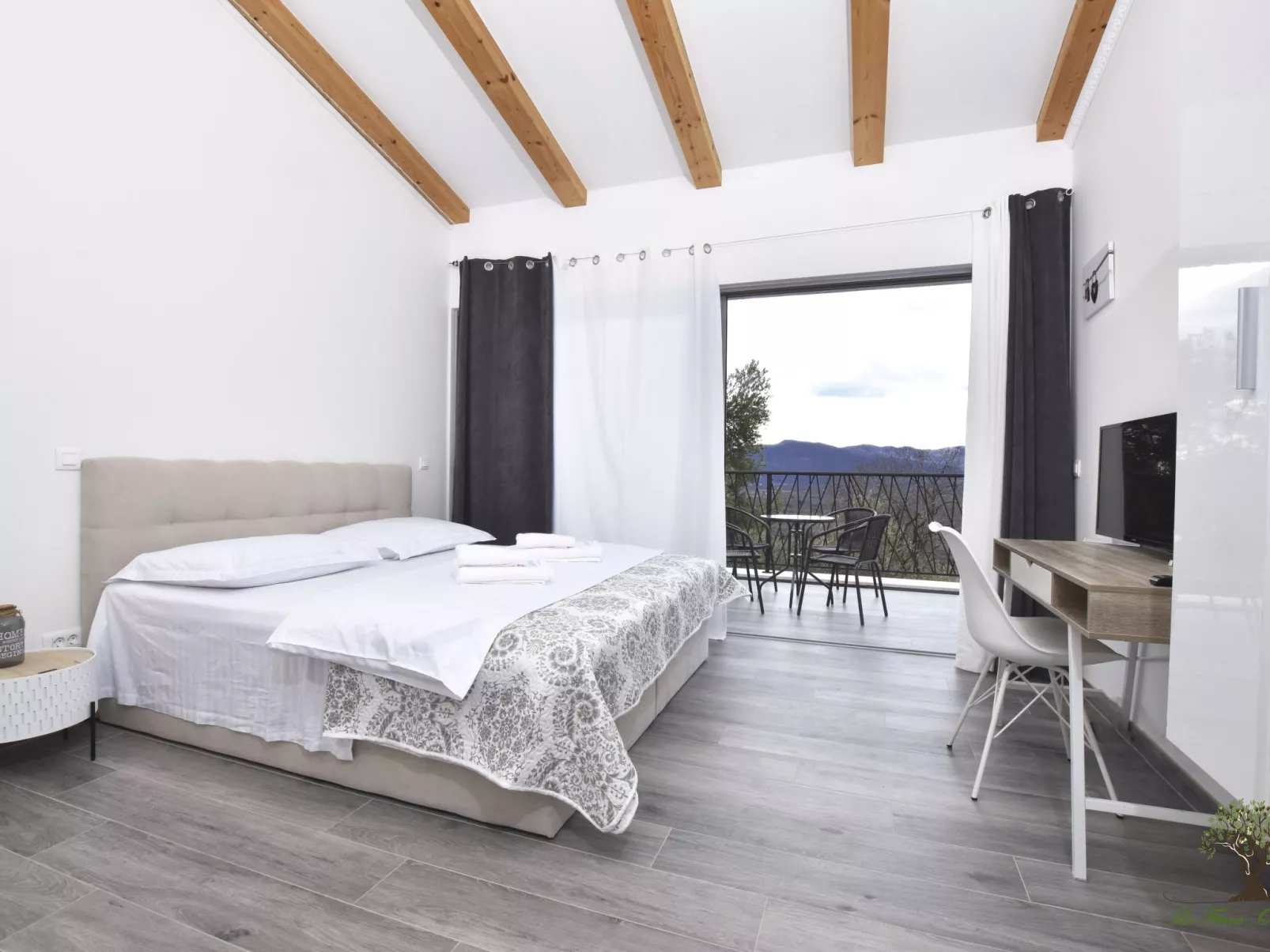 La Finca OliveTree-Binnen