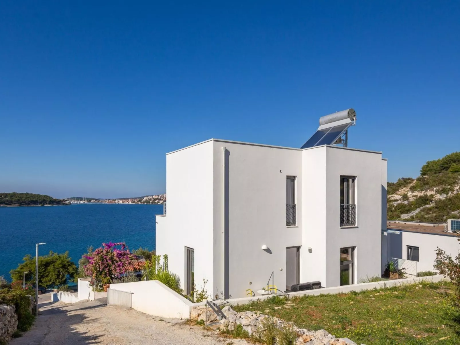 Villa mit Hydromassage und beheiztem Pool