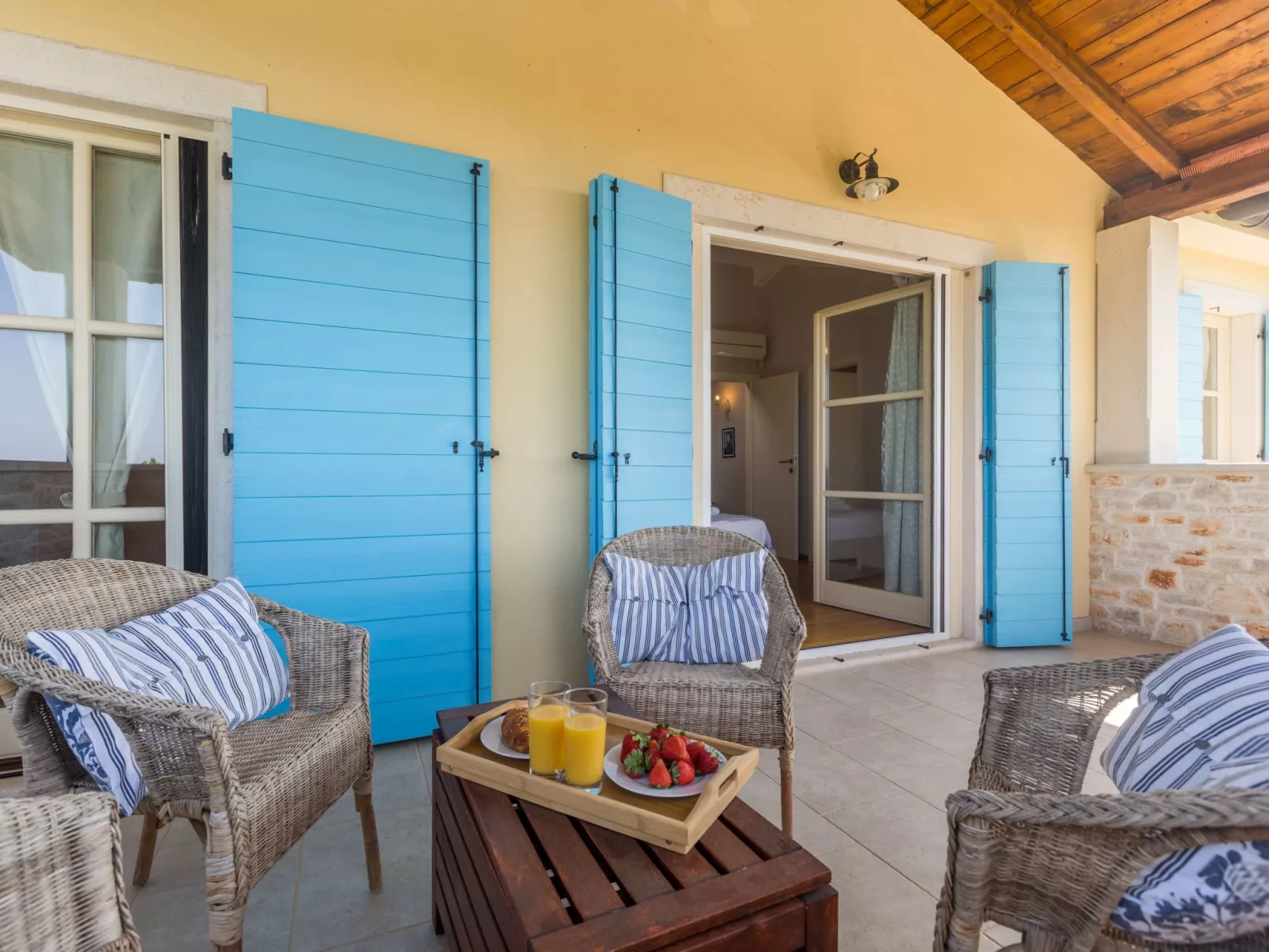 Villa mit Pool, Garten und Sommerküche-Binnen