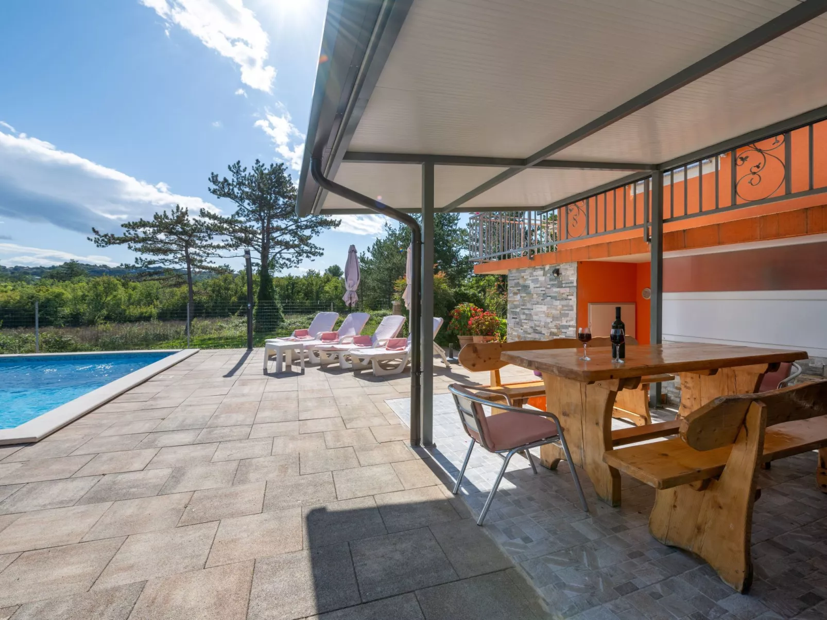 Haus Orange - Familienfreundliche Lage mit Pool-Buiten