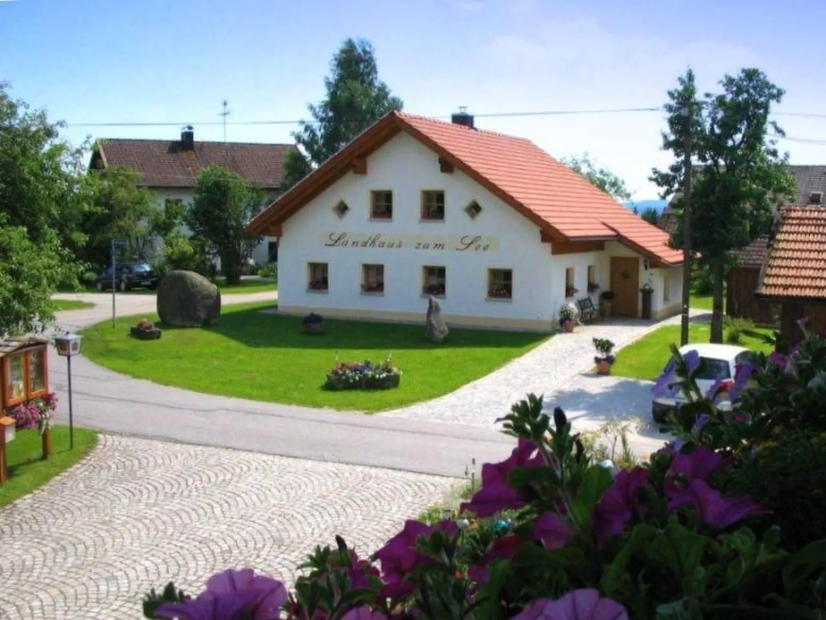 Landhaus mit Sonnenterrasse und Garten