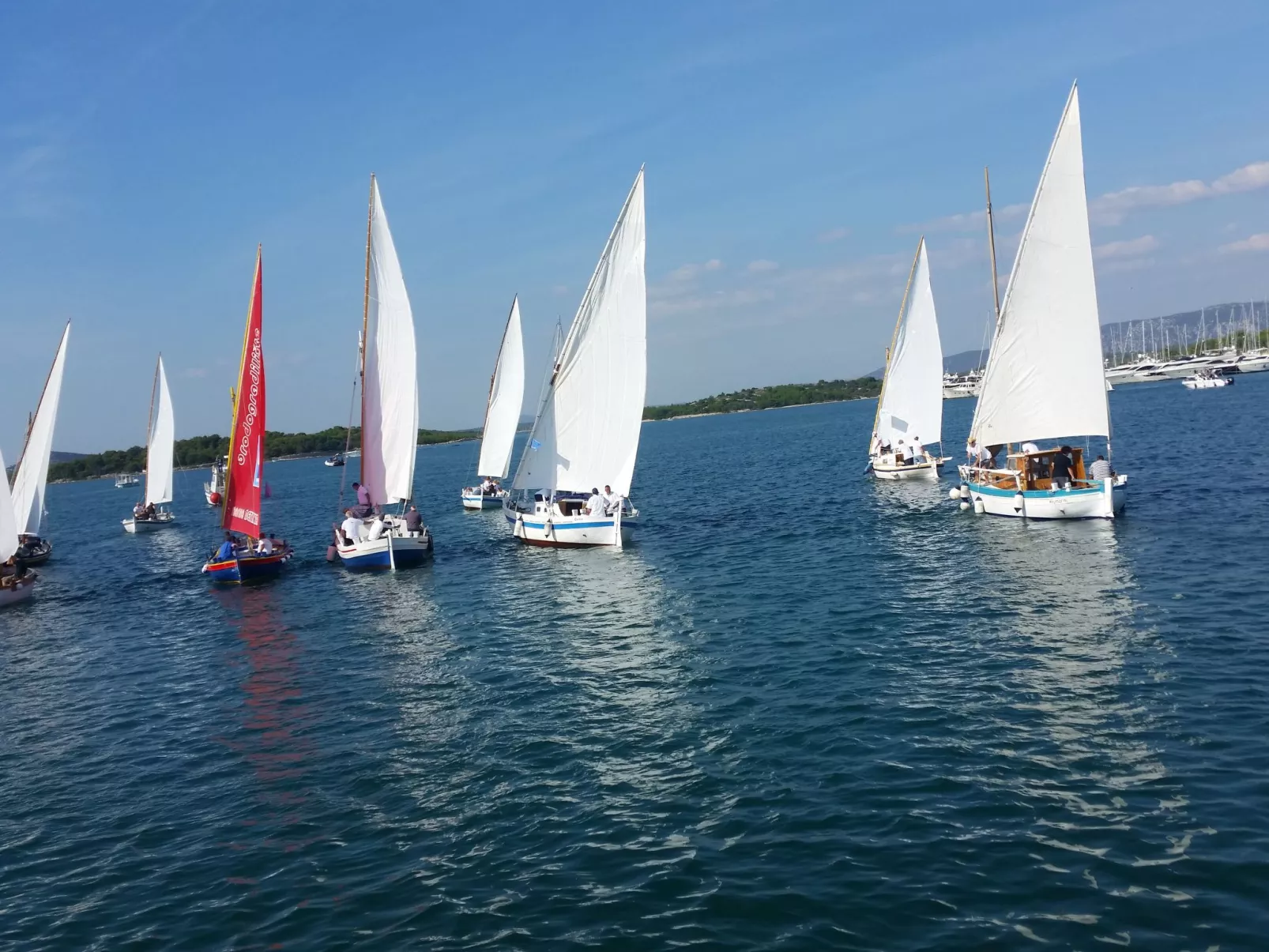 Wohnung mit Garten, Grill und Terrasse-Buiten