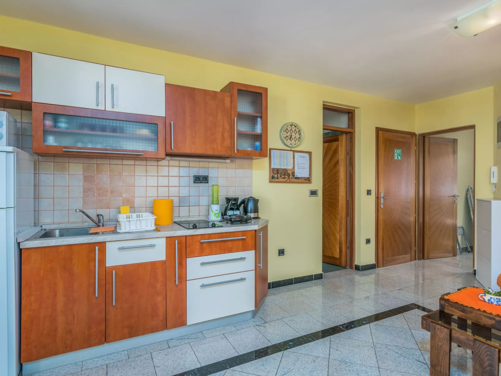 Mit Klimaanlage und Balkon-Binnen