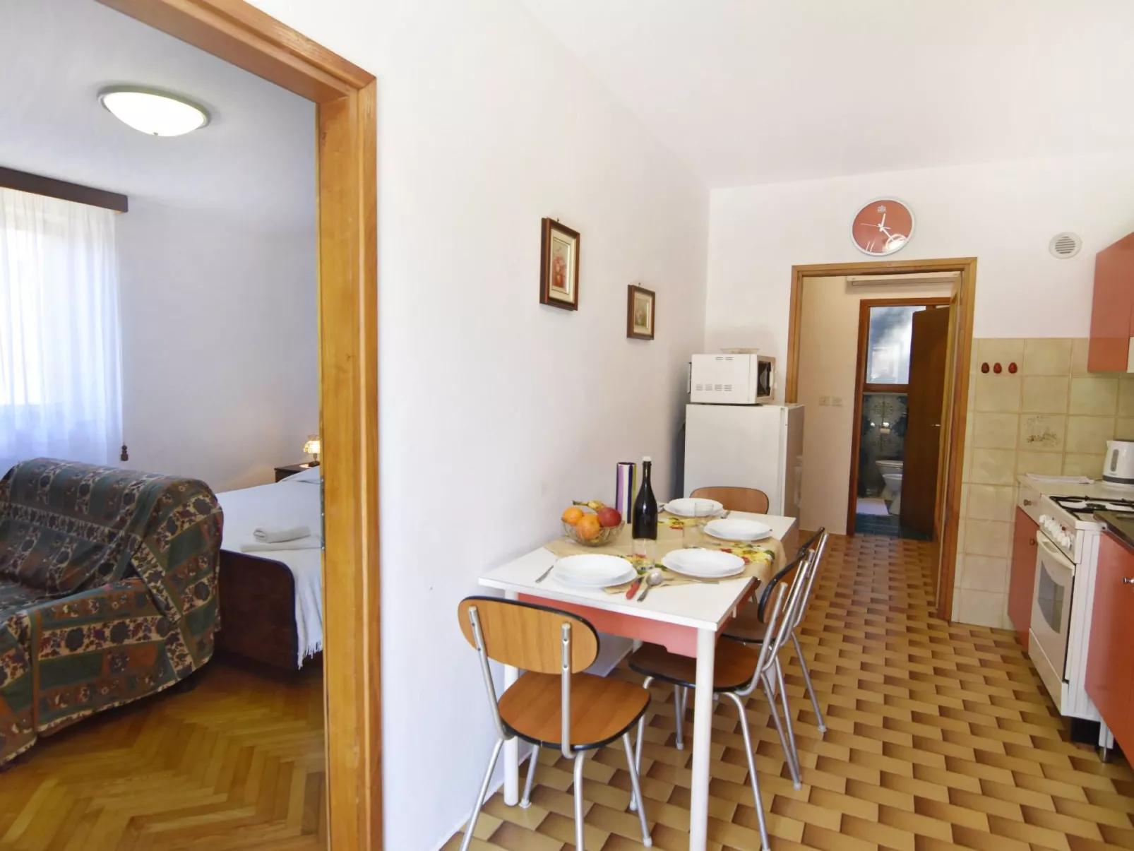 Wohnung in der Nähe des Strandes Basanija - Binnen