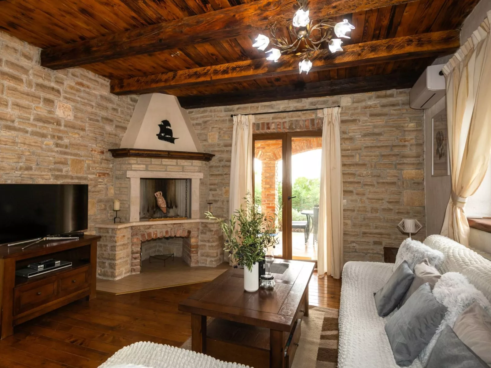 Villa Wish mit beheiztem Pool-Binnen