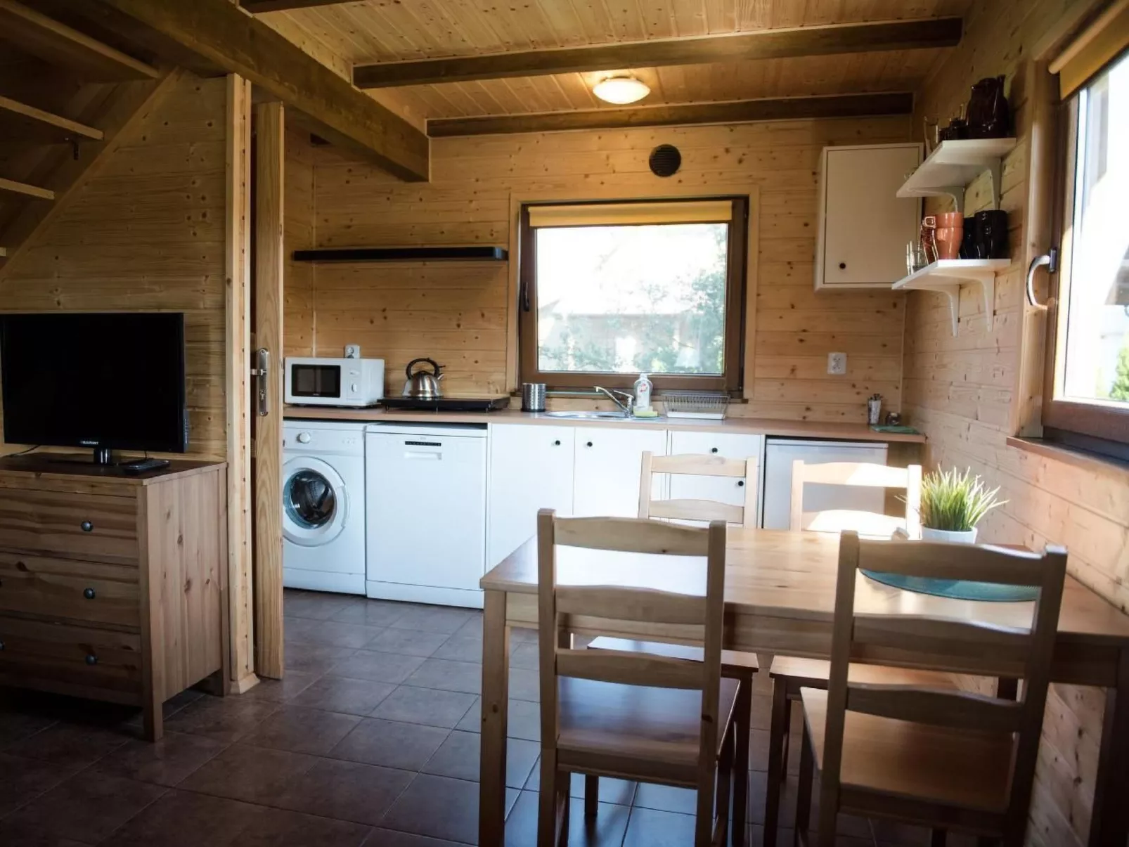 Gartenhaus mit Kamin-Binnen