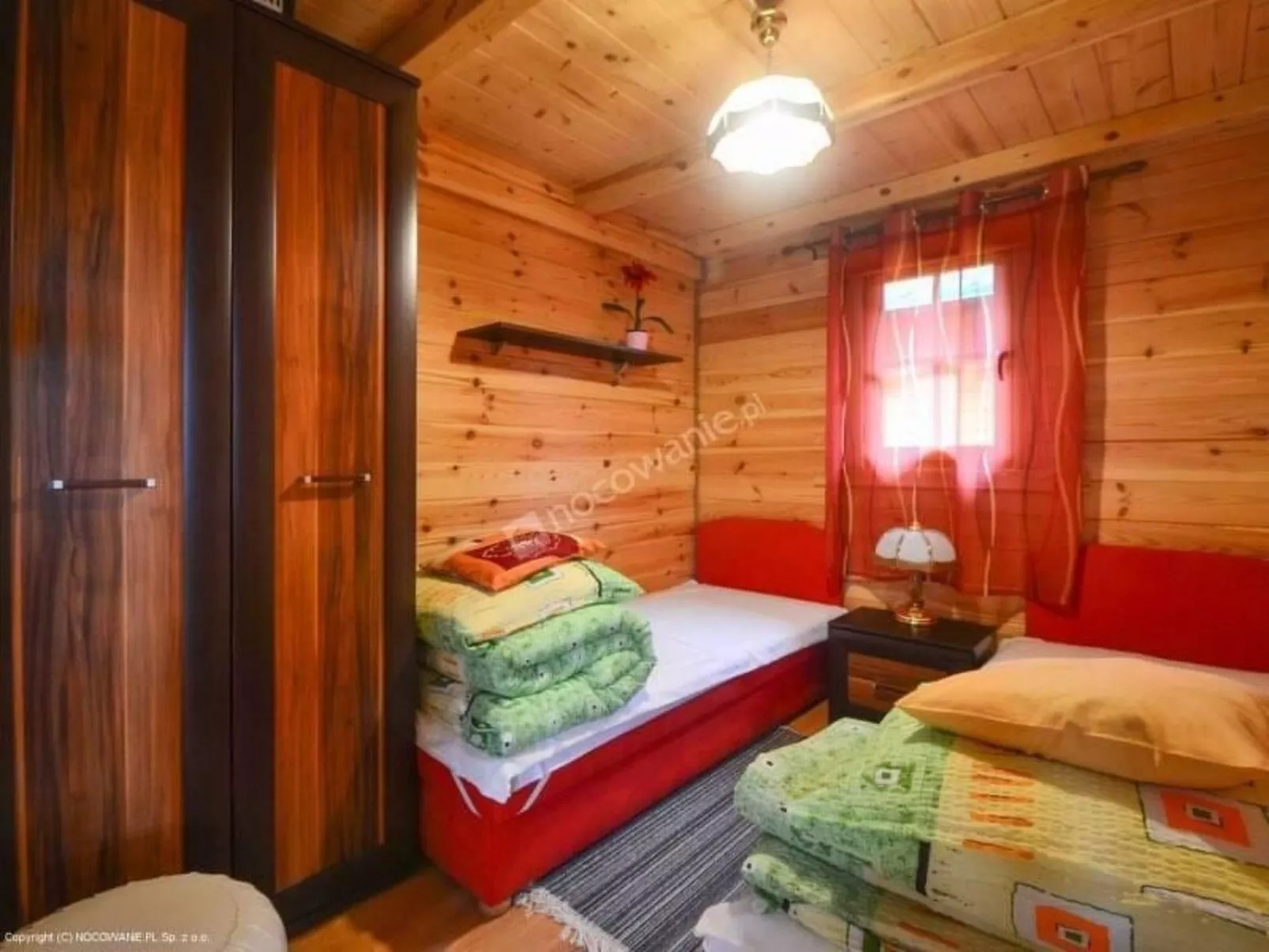 Gemütliches Holzferienhaus mit Grill und Garten