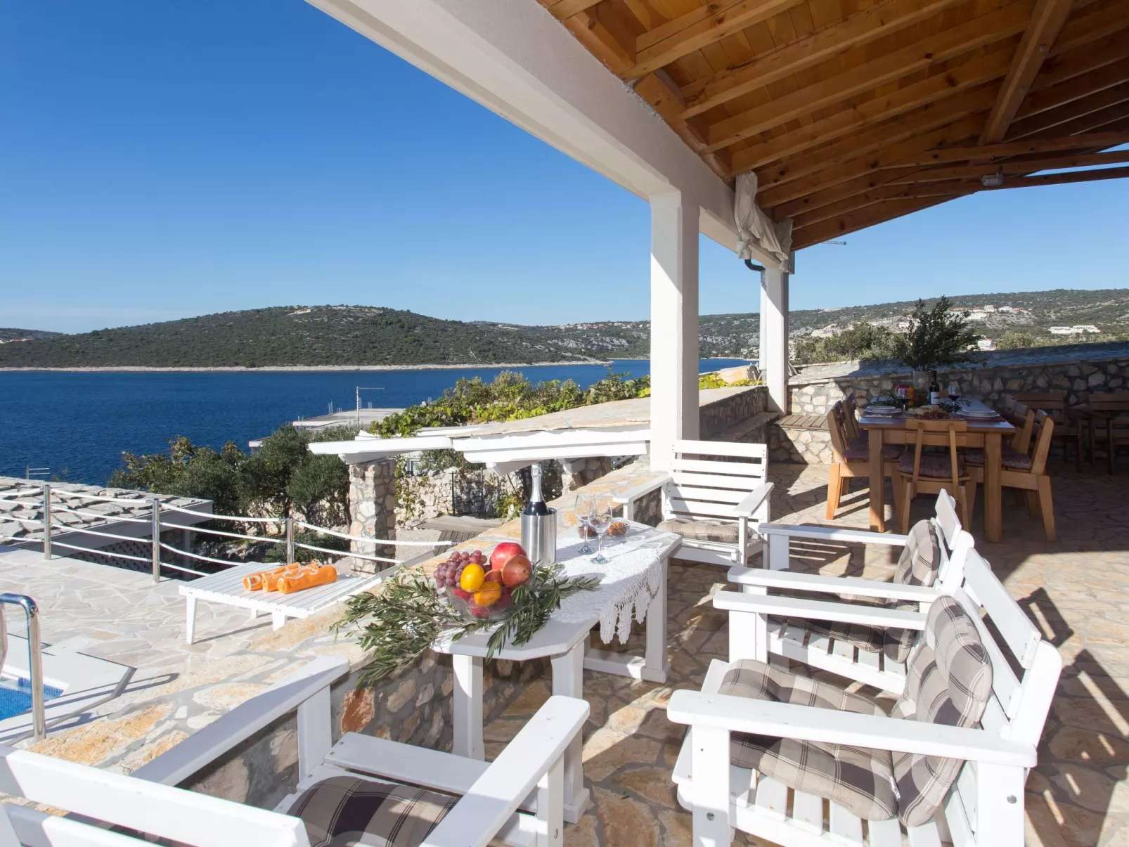 In Sevid mit Gemeinsamer Terrasse und Meerblick-Buiten