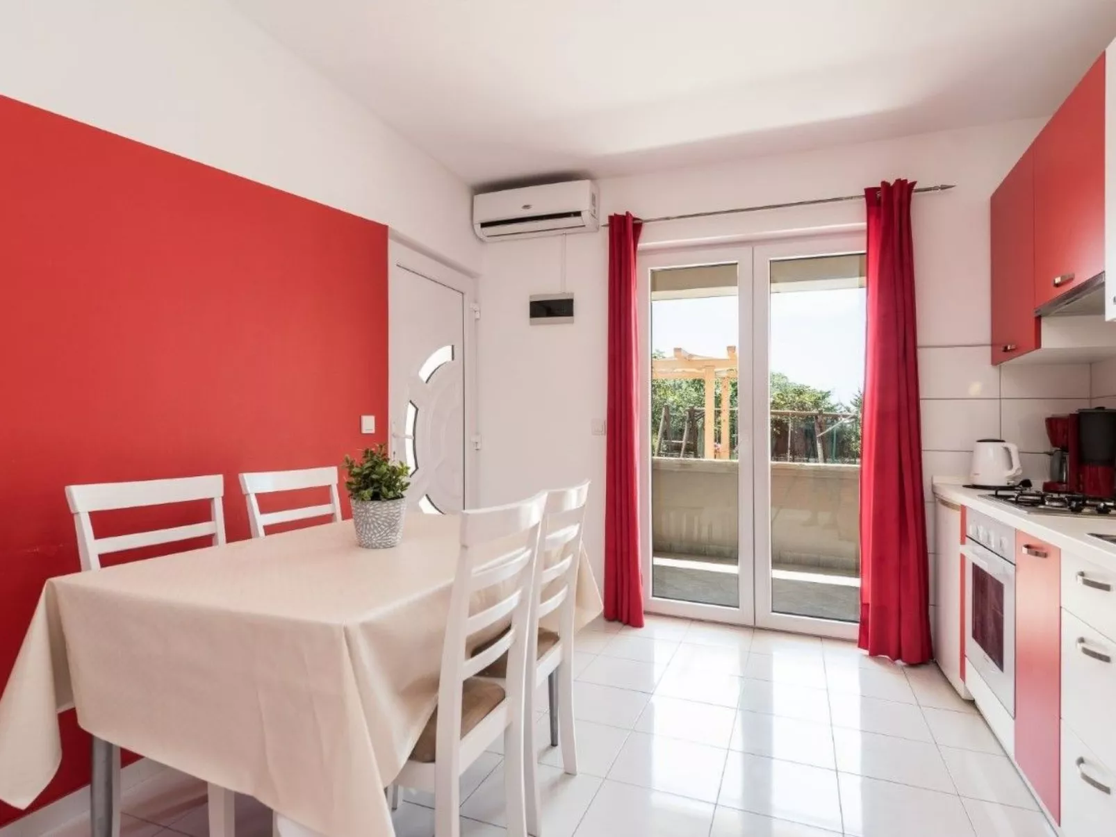 Wohnung Kim Red -von TA Leut Agency-Binnen