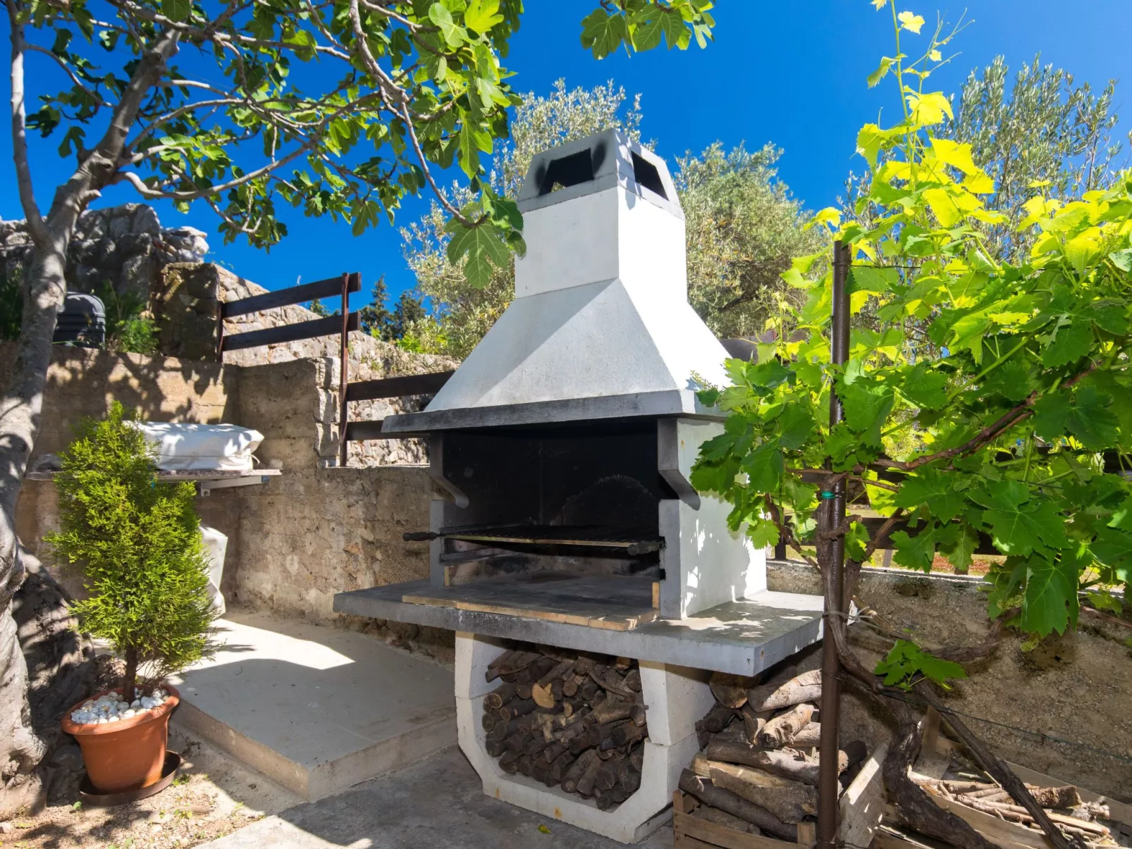 "Apartman Nikola"-Buiten