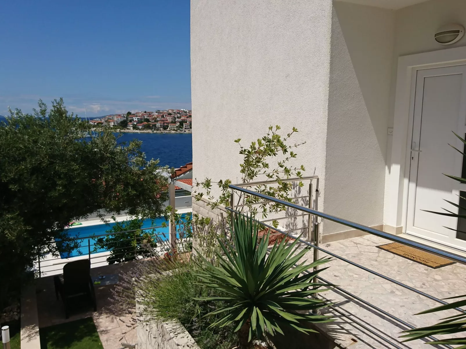 "Maya 1" mit Blick auf das Wasser-Buiten