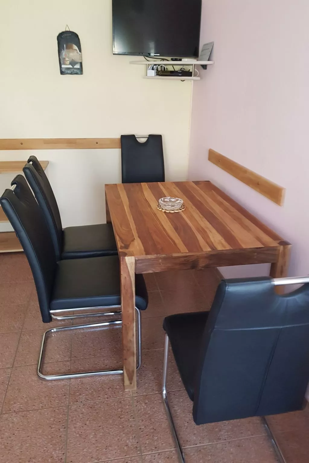 Wohnung Hama Komunela mit Garten und Stellplatz-Binnen