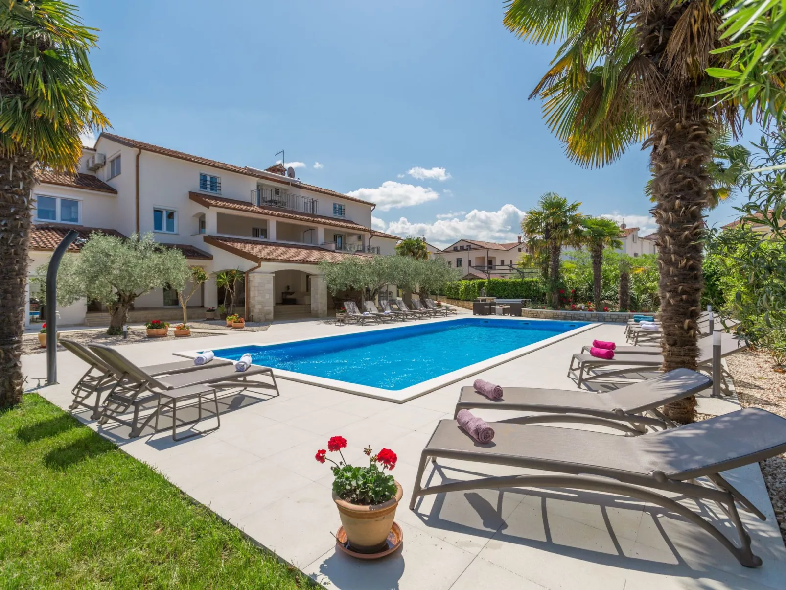 Paradiso 1 mit Pool-Buiten