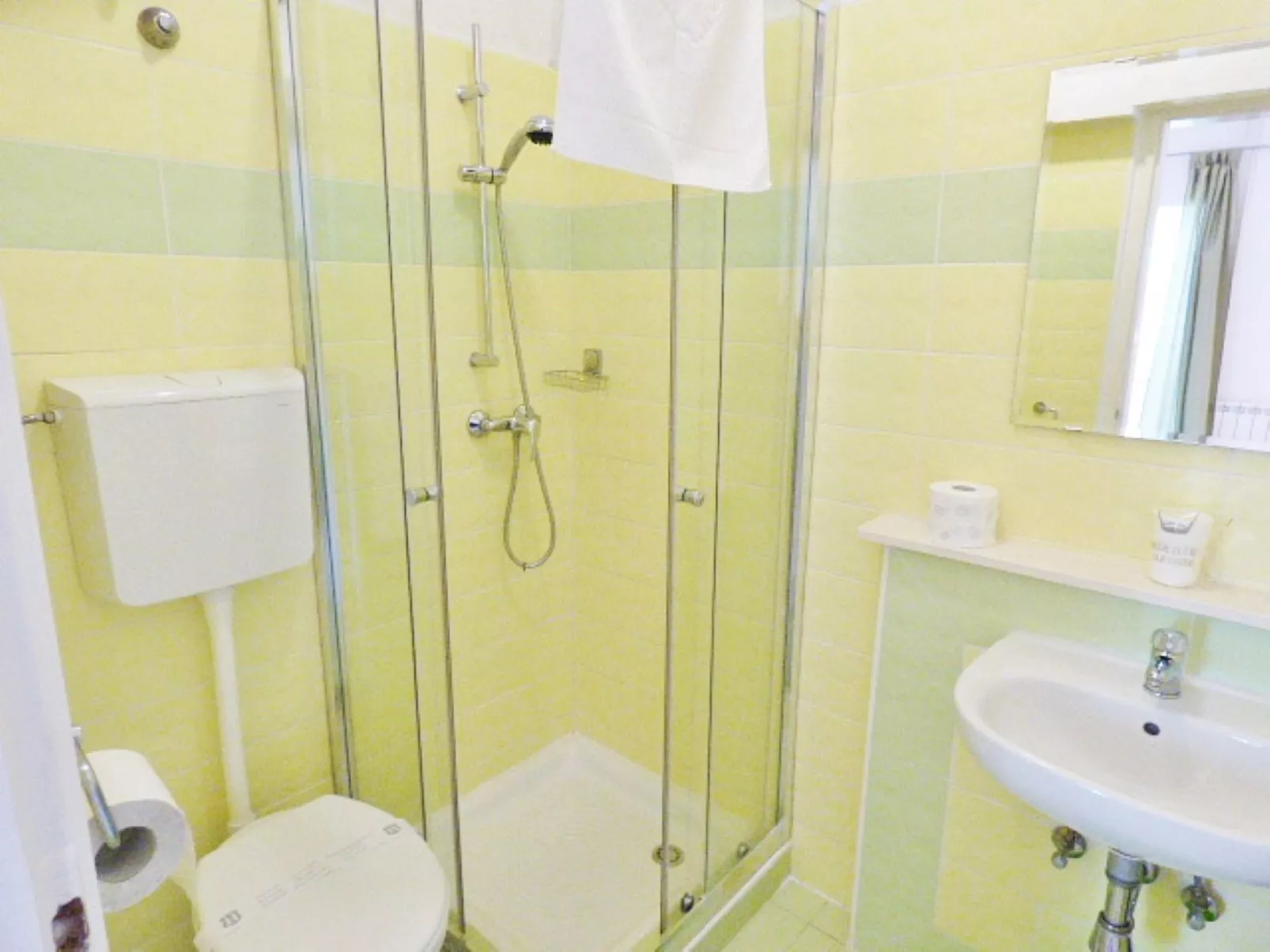 Kleines Apartment in der ersten Etage-Binnen