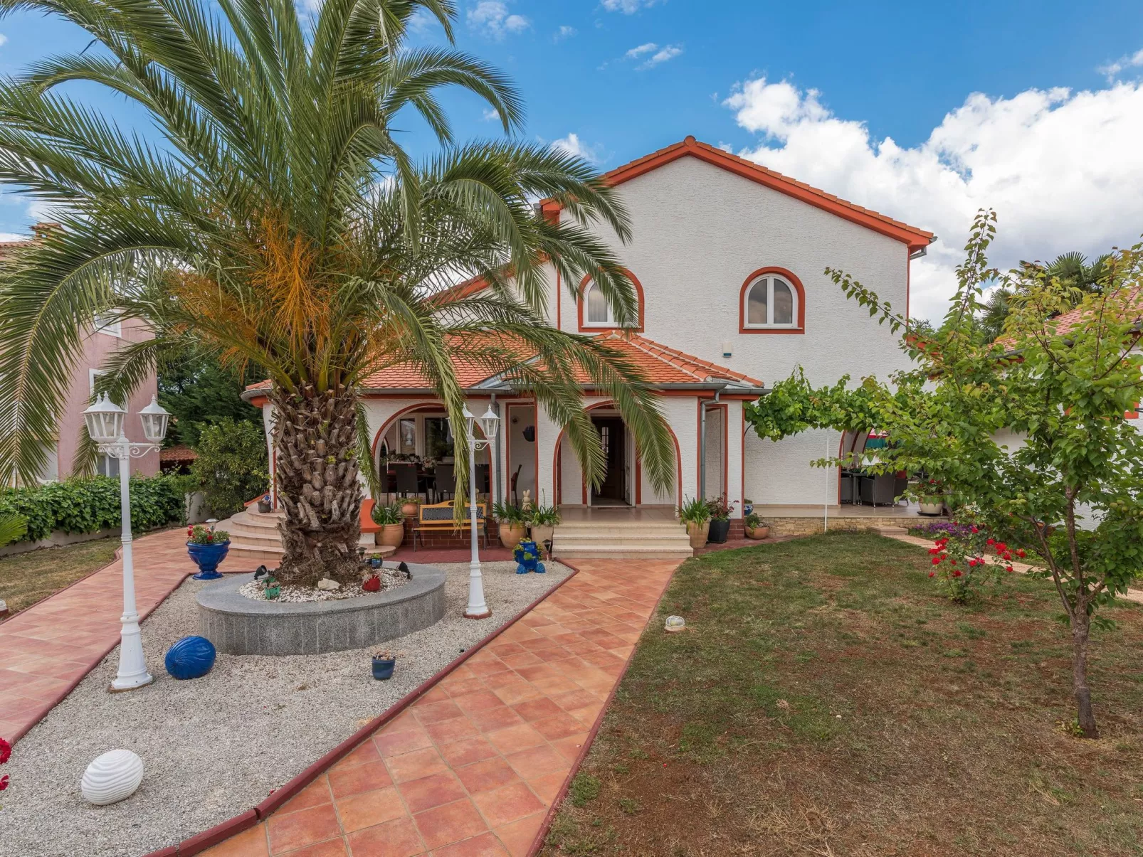 Charmante Familienvilla, in der Hunde willkommen sind-Buiten