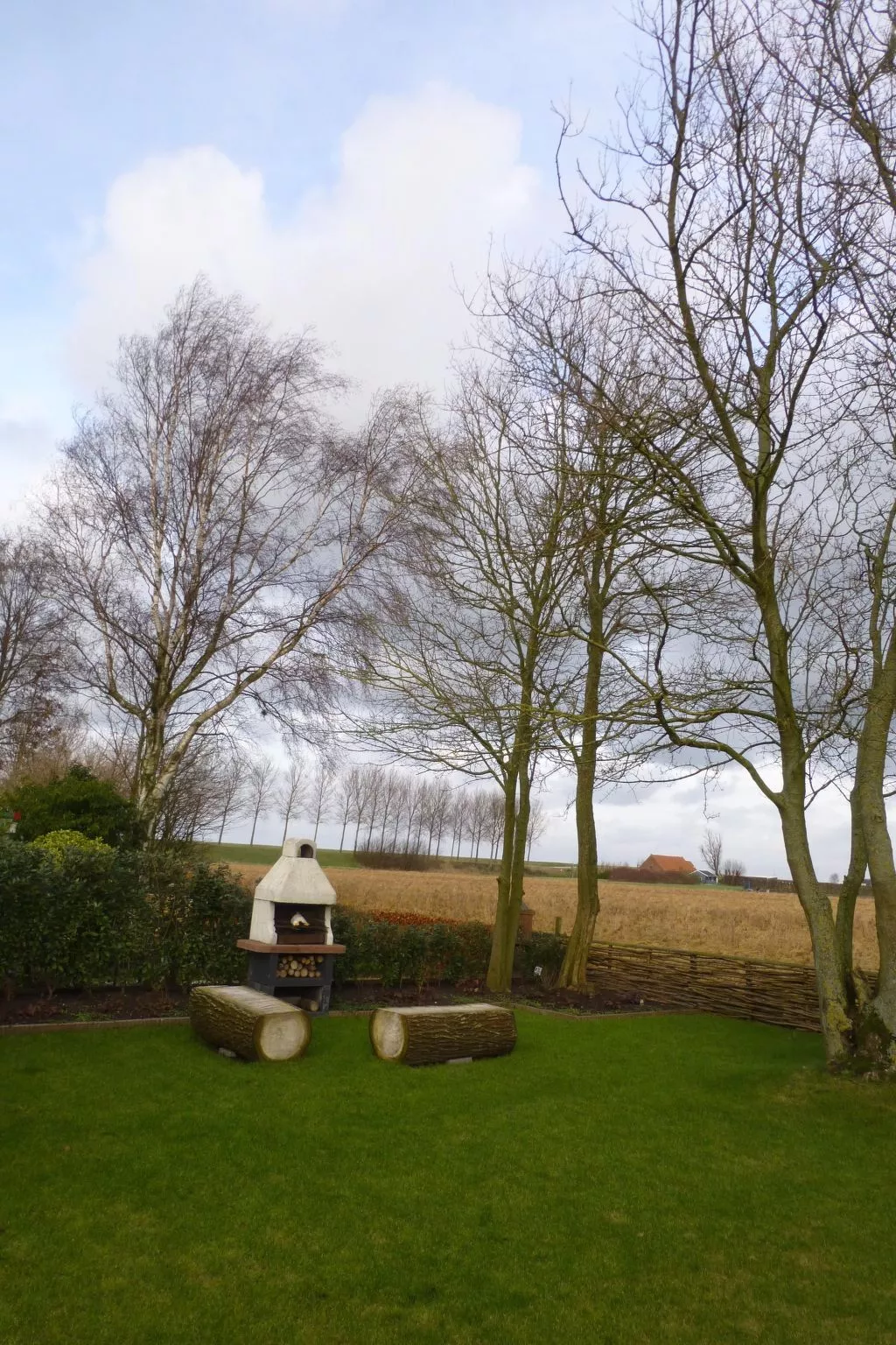 Neuer schöner Bungalow-Buiten