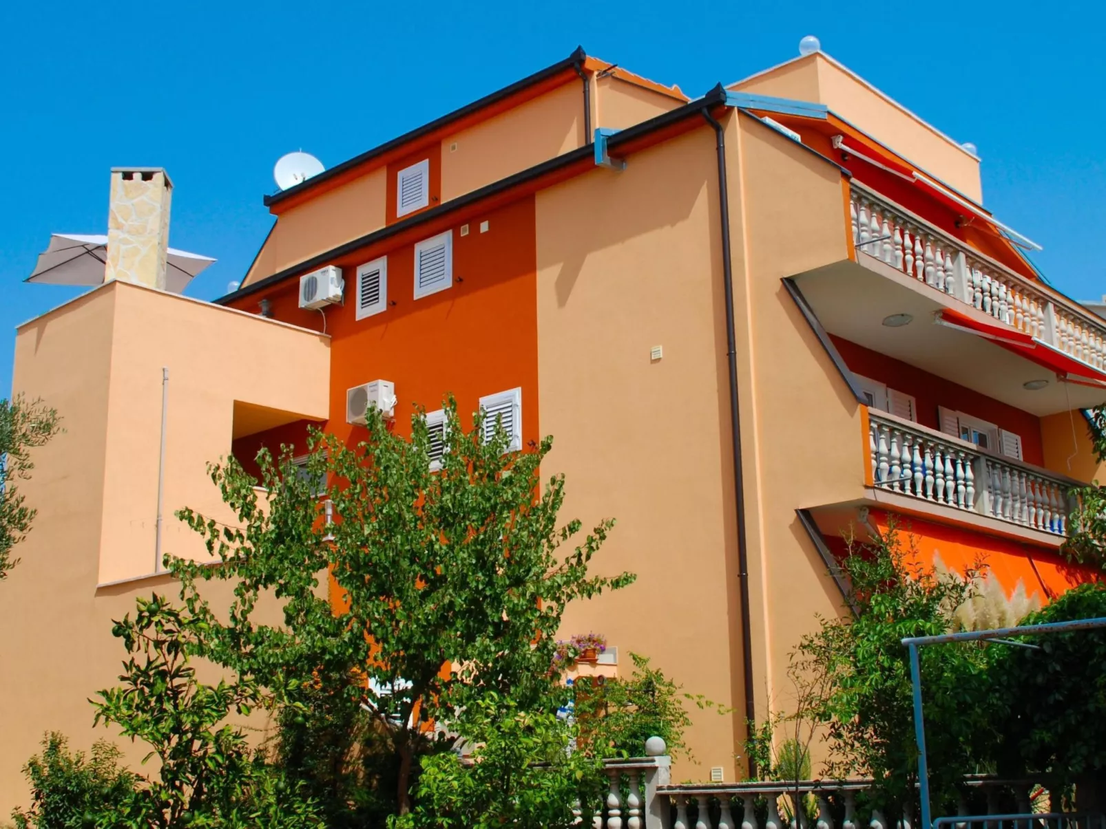 Villa Mediteran, kleine Ferienwohnung mit Terrasse