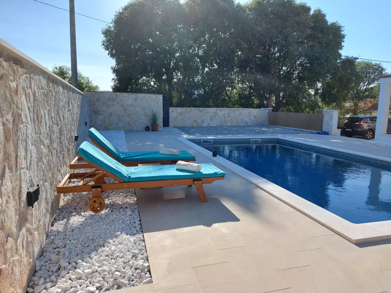 "Charmy Luna" mit Pool - Buiten