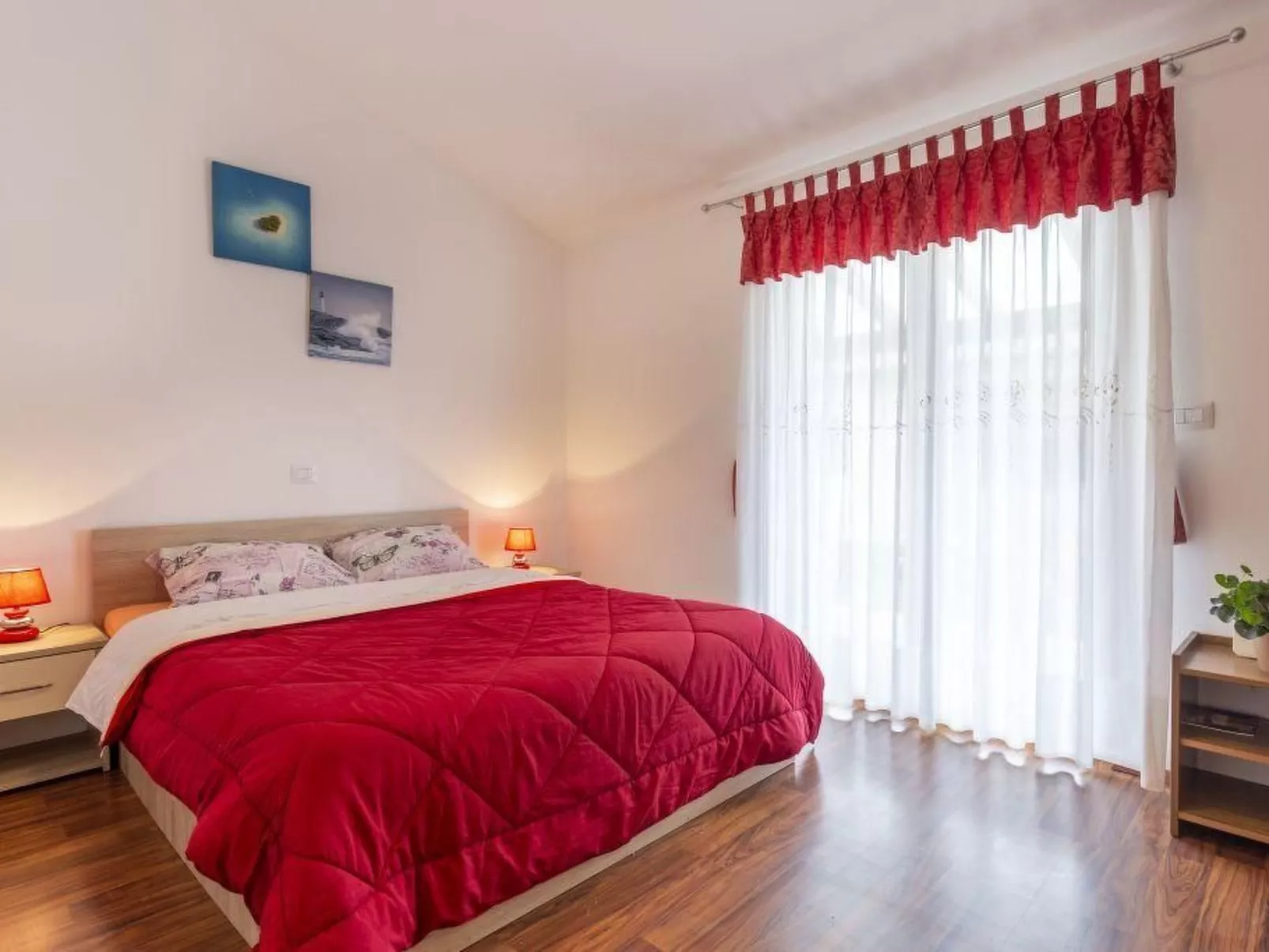 "Villa Mirela" mit Terrasse-Image-tags.info