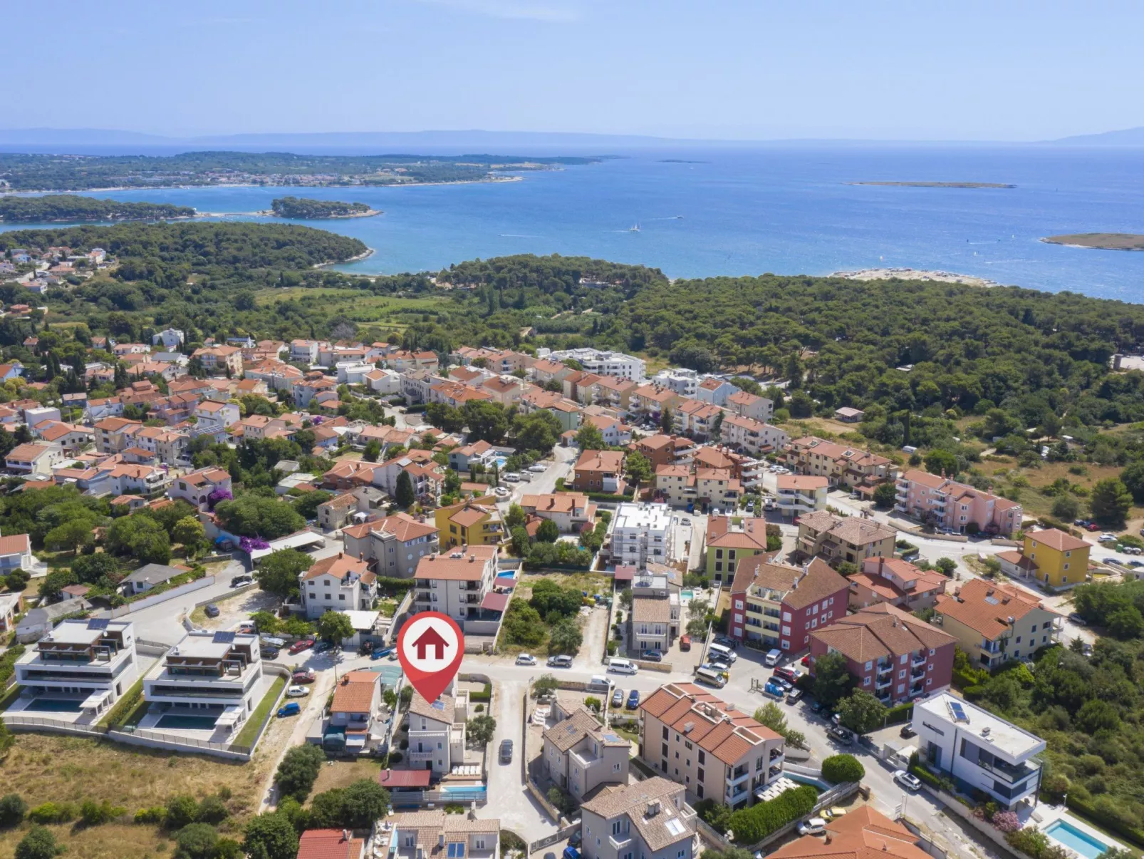 Villa Castagna in Premantura mit Pool und Sauna-Buiten