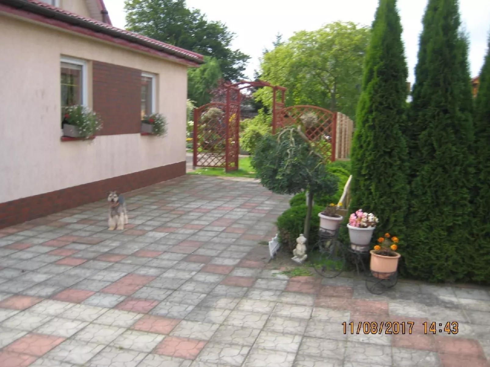 Mit Garten, Grill und Terrasse