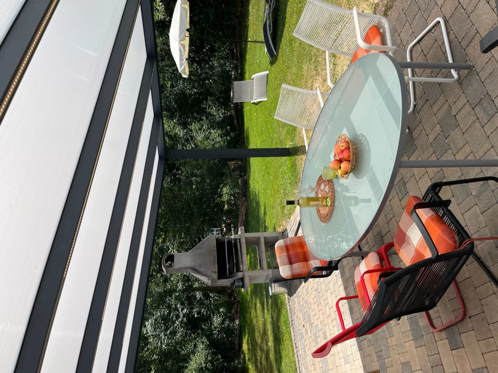 Familienfreundliches Haus mit großer Terrasse-Buiten